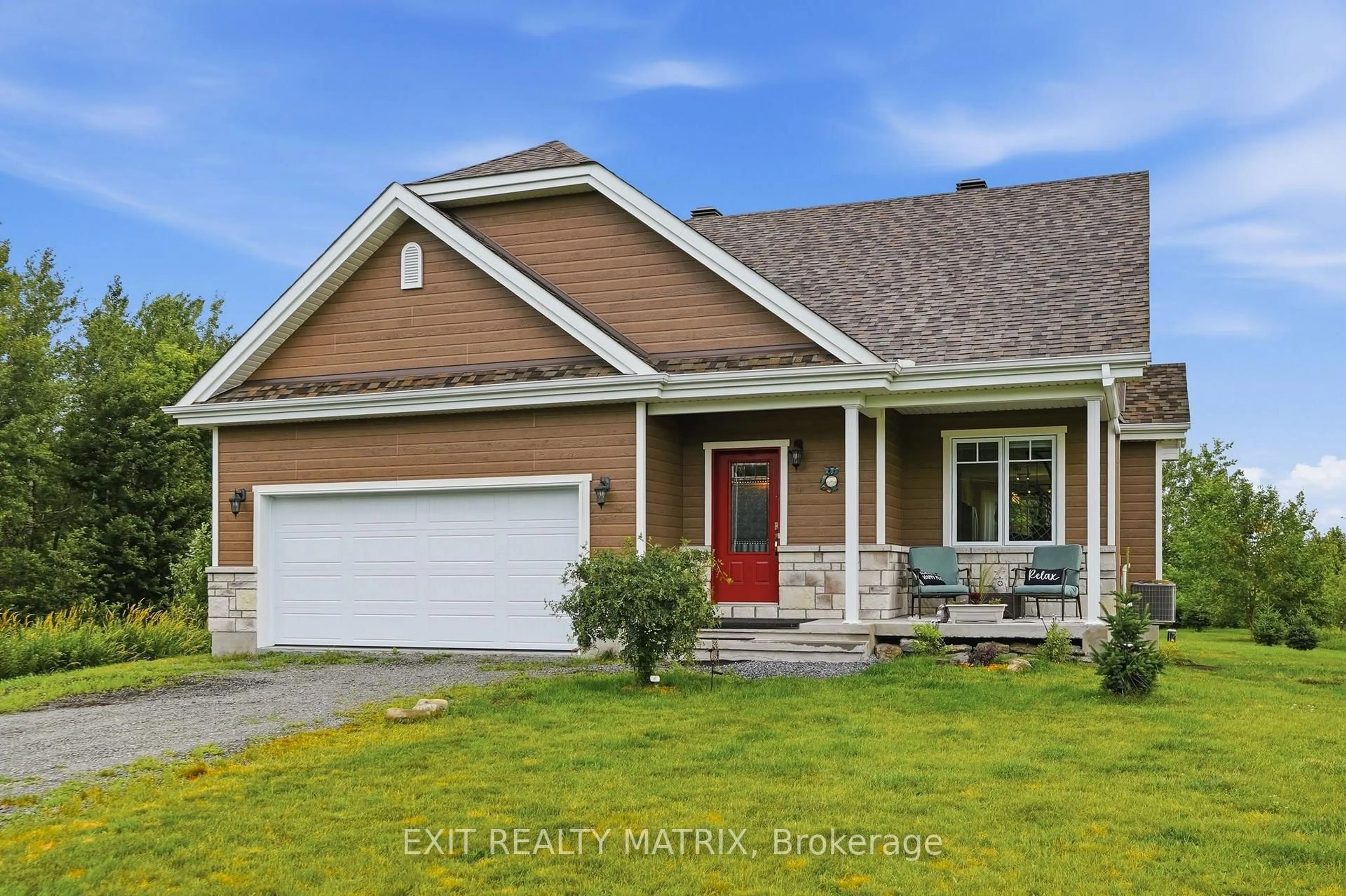 Home with vinyl exterior material, street for 800 Du Bercail St, Champlain Ontario K0B 1K0