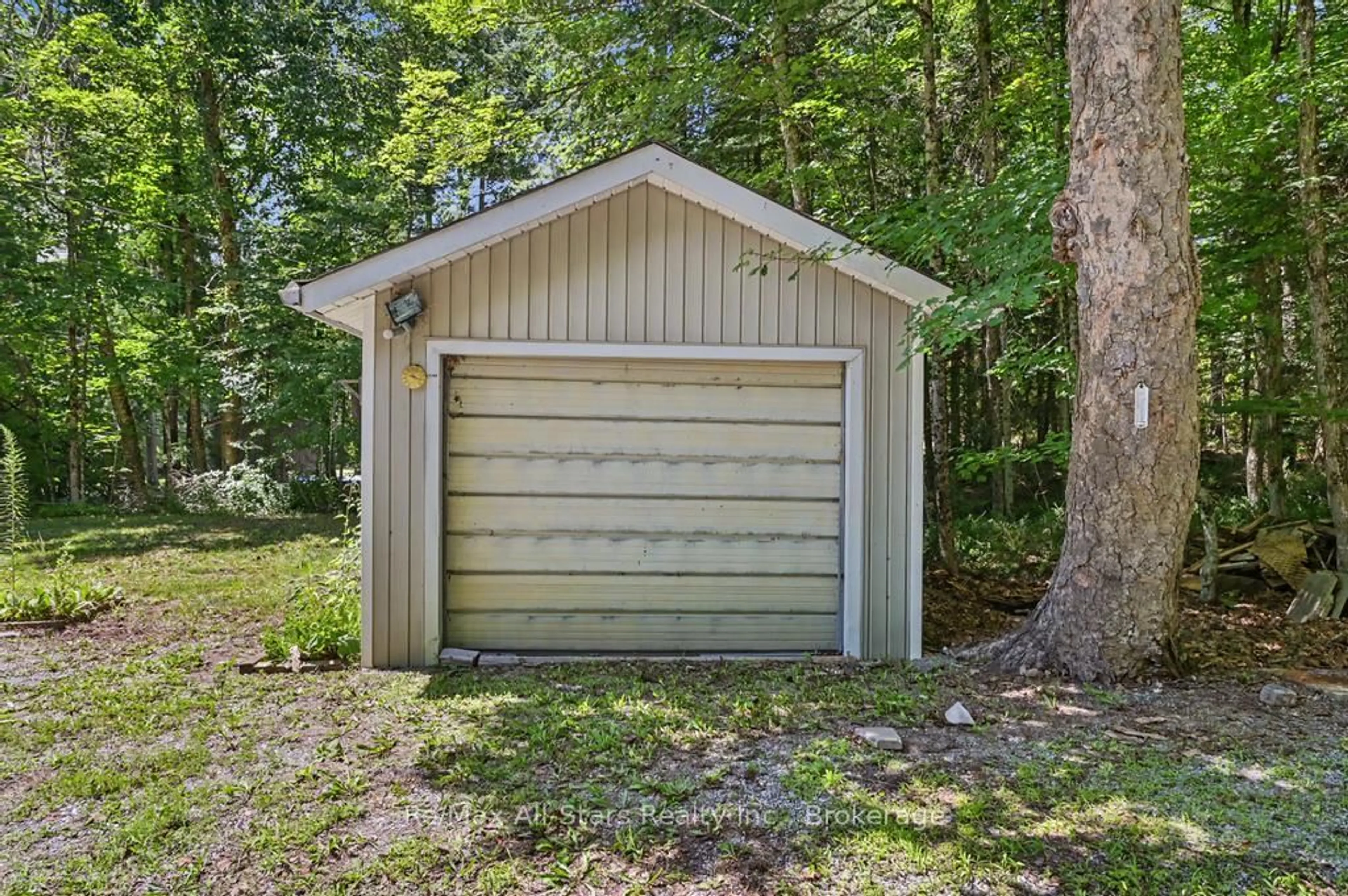 Shed for 6 Kennedy Crt, Trent Lakes Ontario K0M 1A0