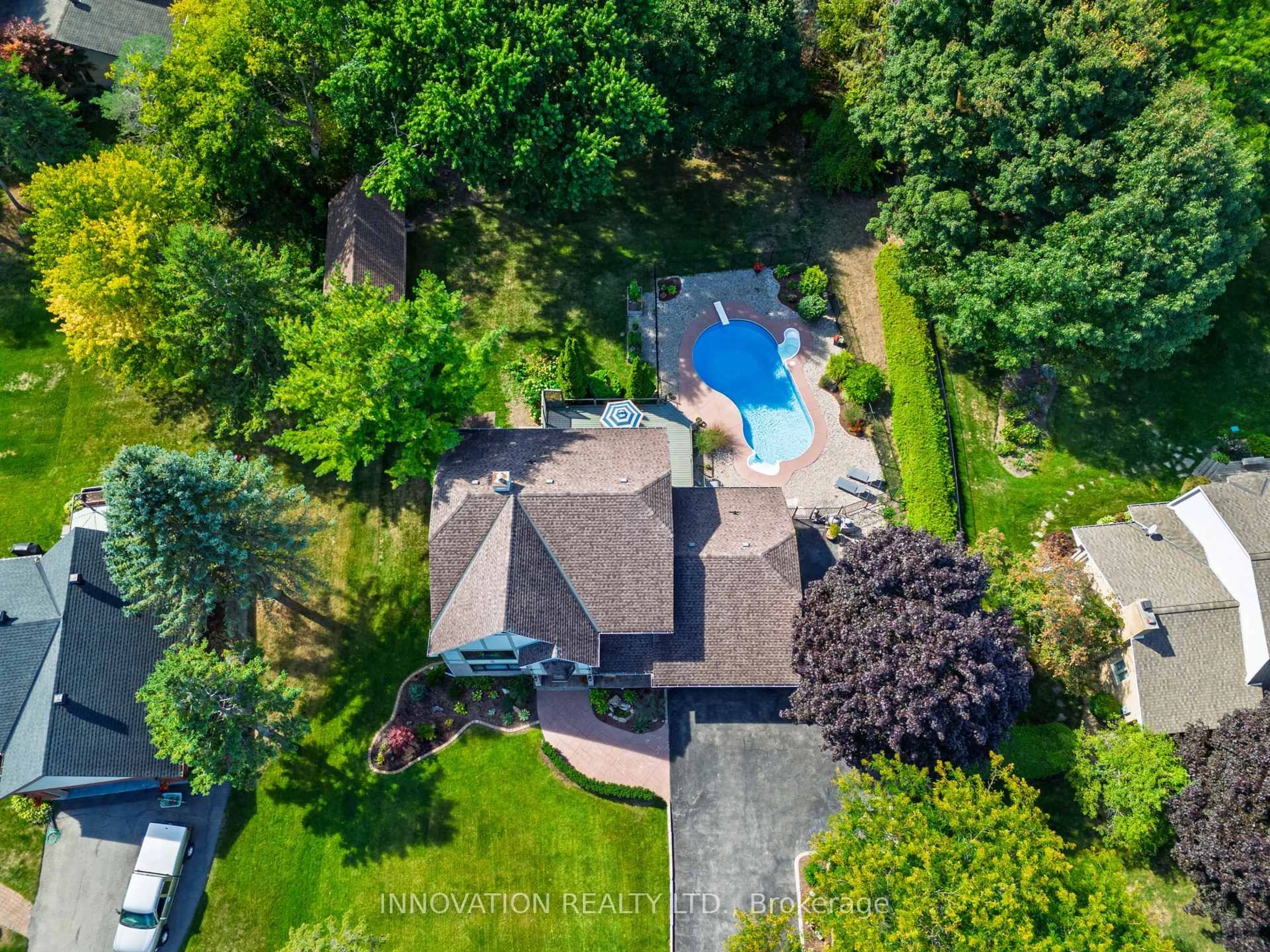 A pic from outside/outdoor area/front of a property/back of a property/a pic from drone, street for 5558 South Island Park Dr, Ottawa Ontario K4M 1J2