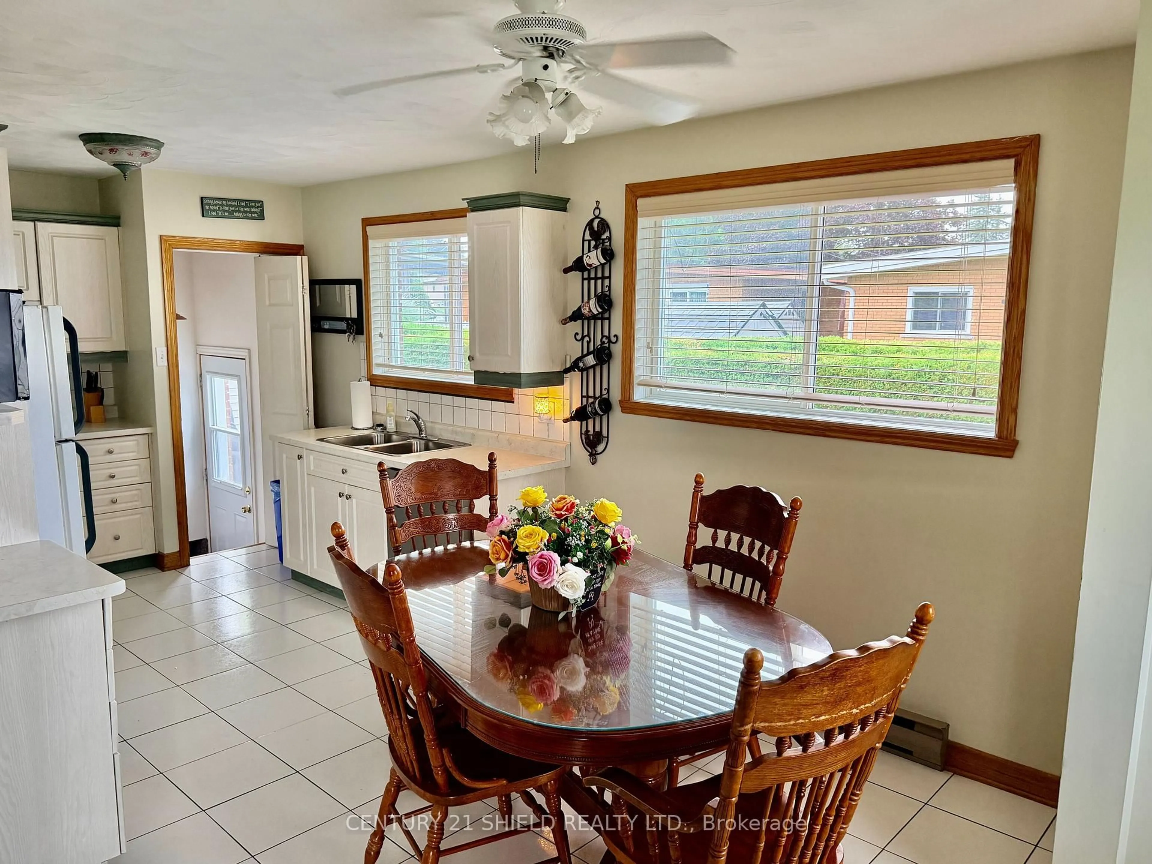 Dining room, ceramic/tile floor for 785 Sandfield Cres, Cornwall Ontario K6H 5C4