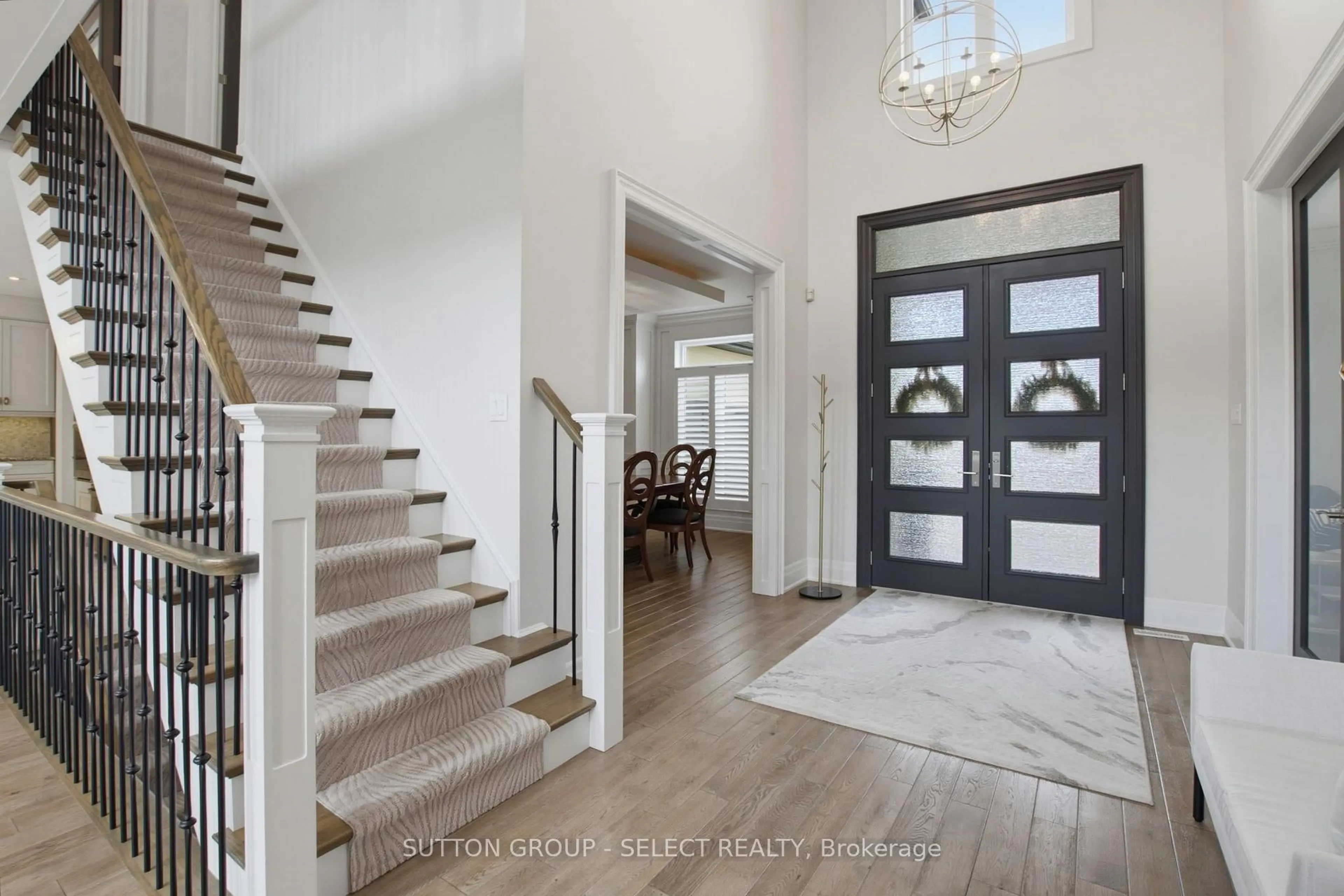 Indoor entryway for 2303 Waterside Crt, London North Ontario N6G 0L9