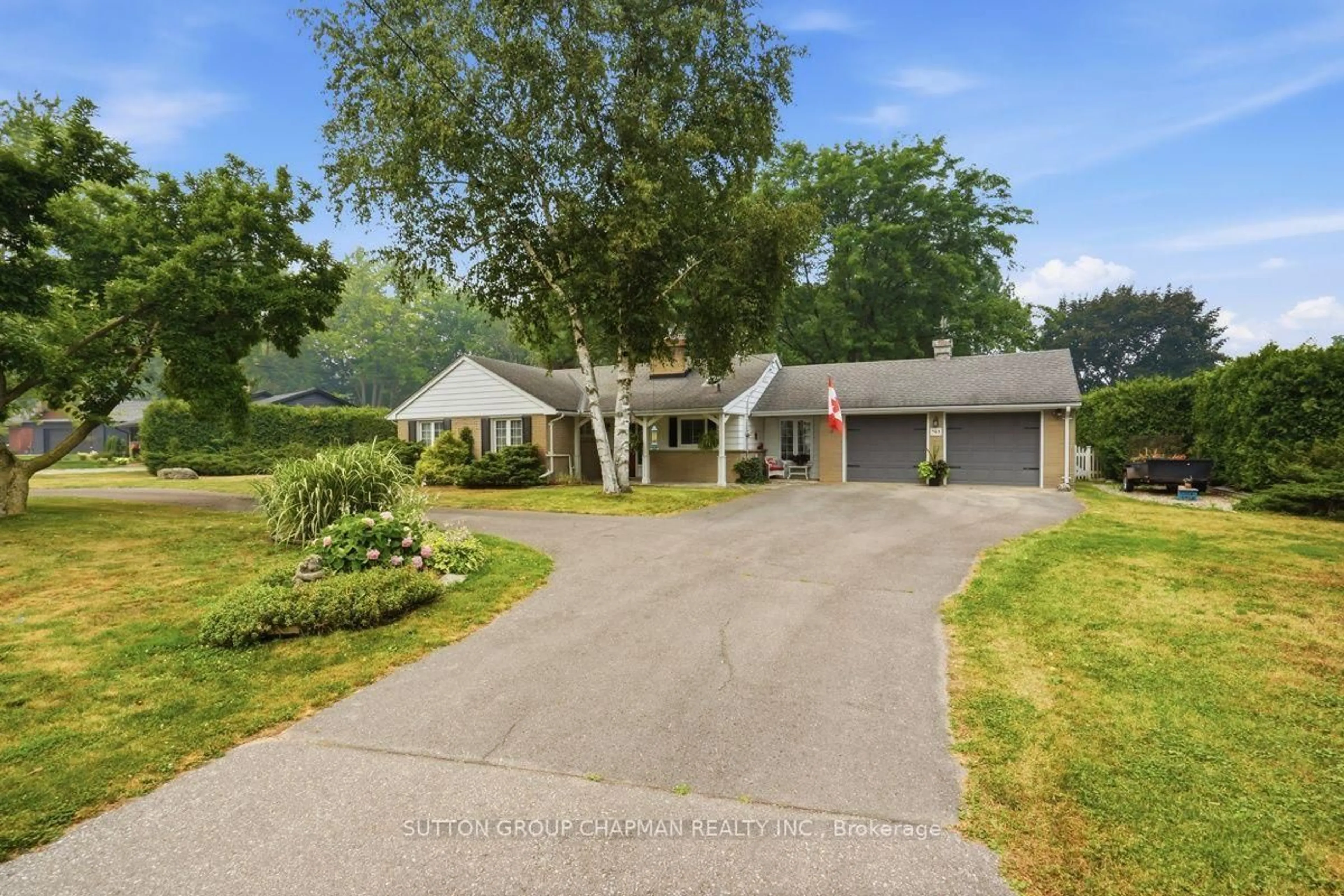A pic from outside/outdoor area/front of a property/back of a property/a pic from drone, unknown for 763 Oban Cres, London North Ontario N6H 2V8