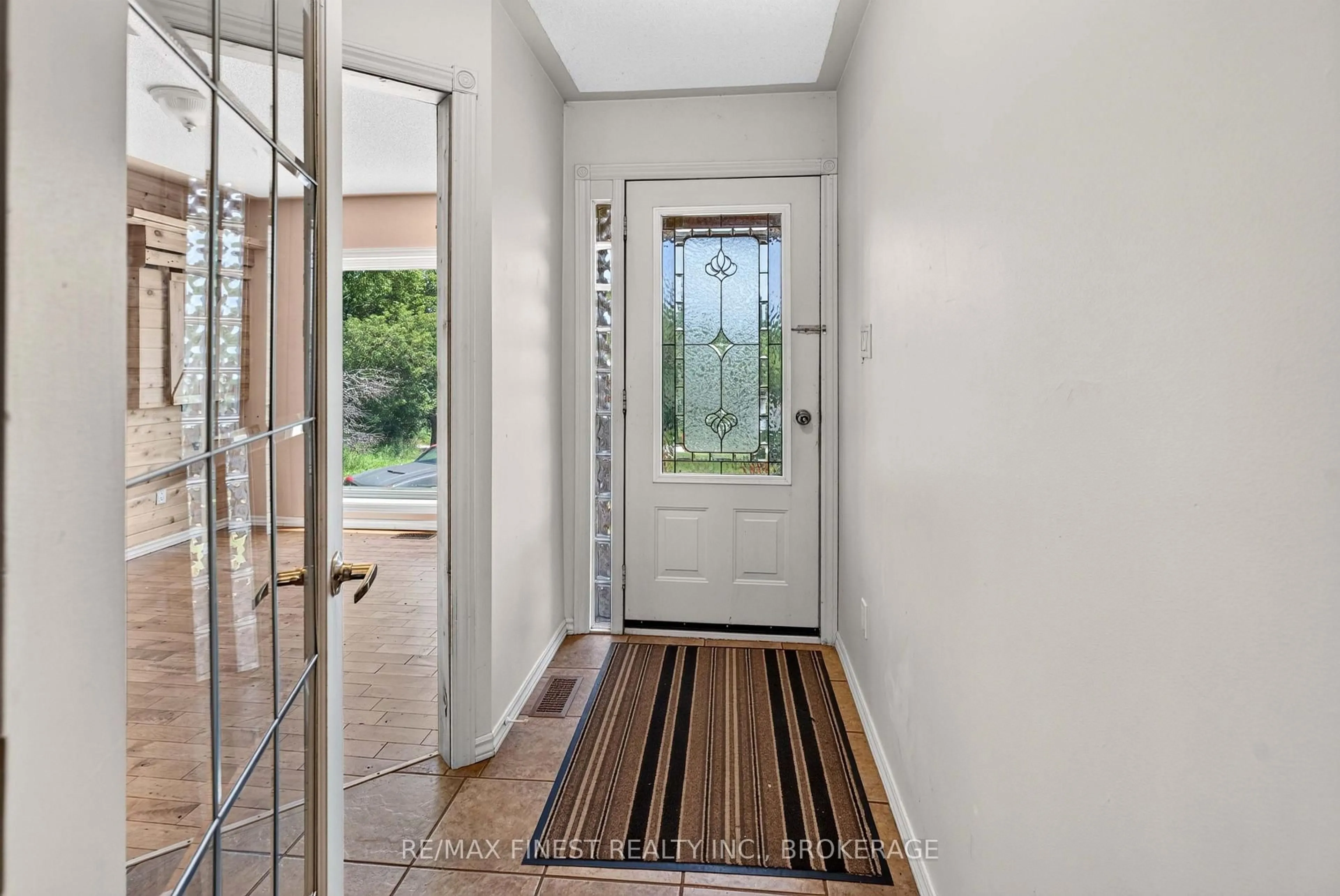 Indoor entryway for 141 Silver Lake Lane 22, Maberly Ontario K0H 2B0