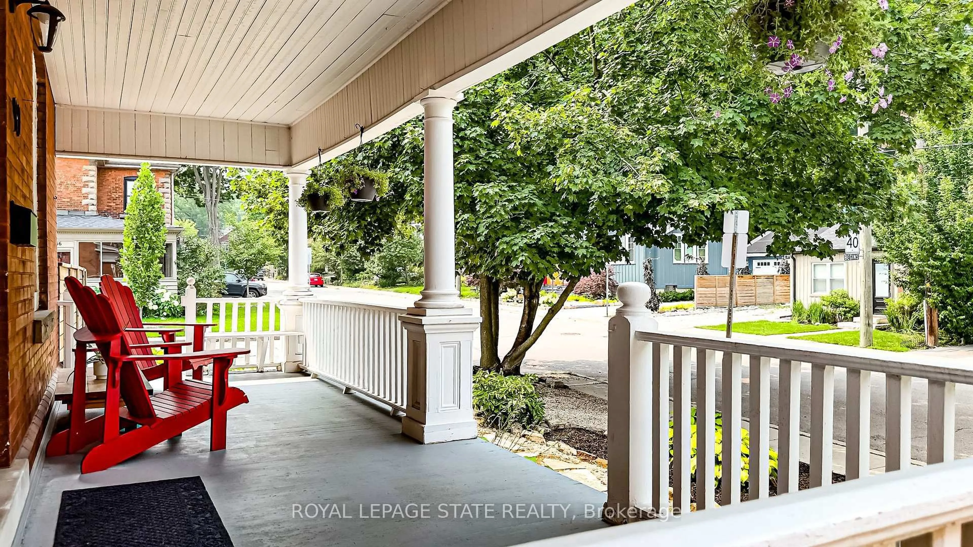 Patio, street for 90 Victoria St, Hamilton Ontario L9H 2C2