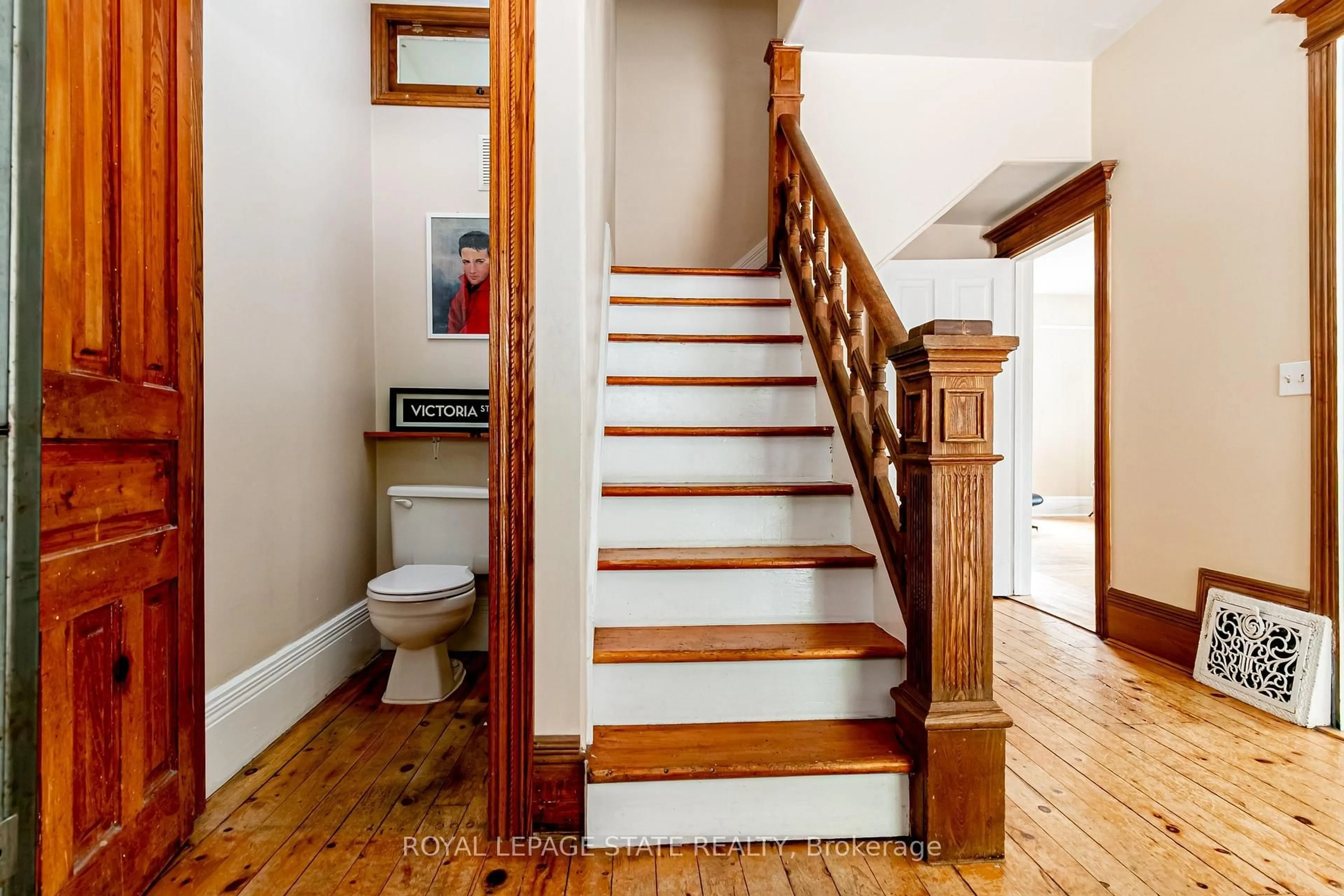 Stairs for 90 Victoria St, Hamilton Ontario L9H 2C2