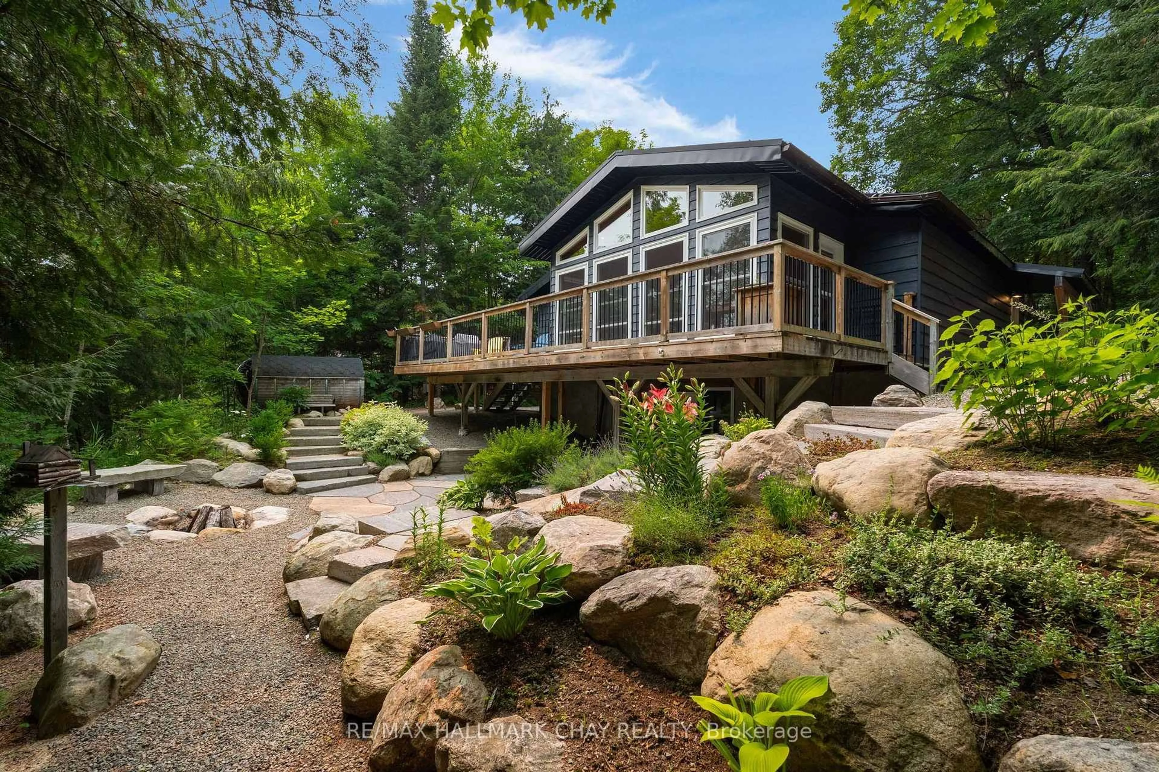 Patio, water/lake/river/ocean view for 1315 Wolf Circ, Algonquin Highlands Ontario P0A 1E0