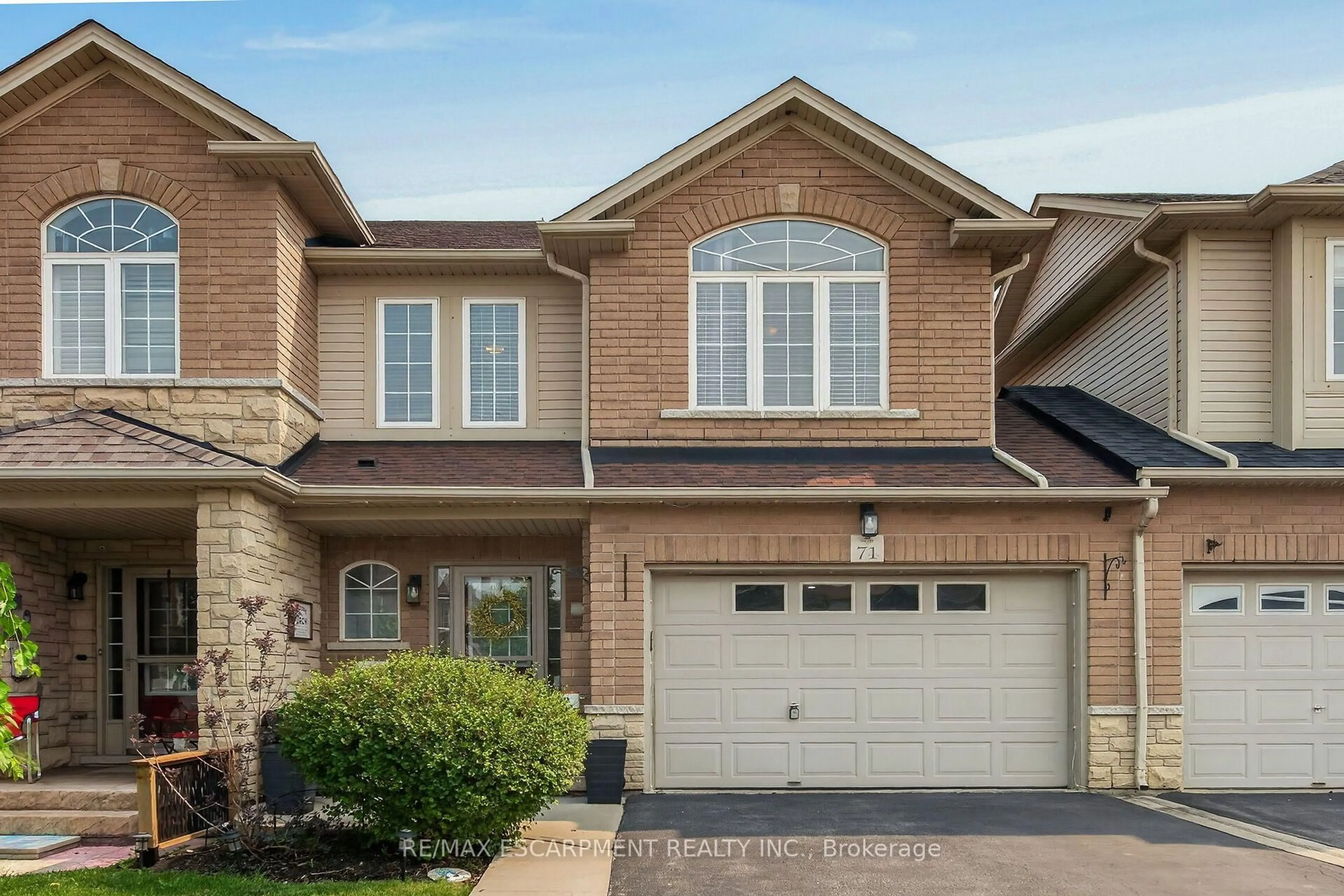 Home with brick exterior material, street for 71 Cedarville Dr, Hamilton Ontario L8J 0A6