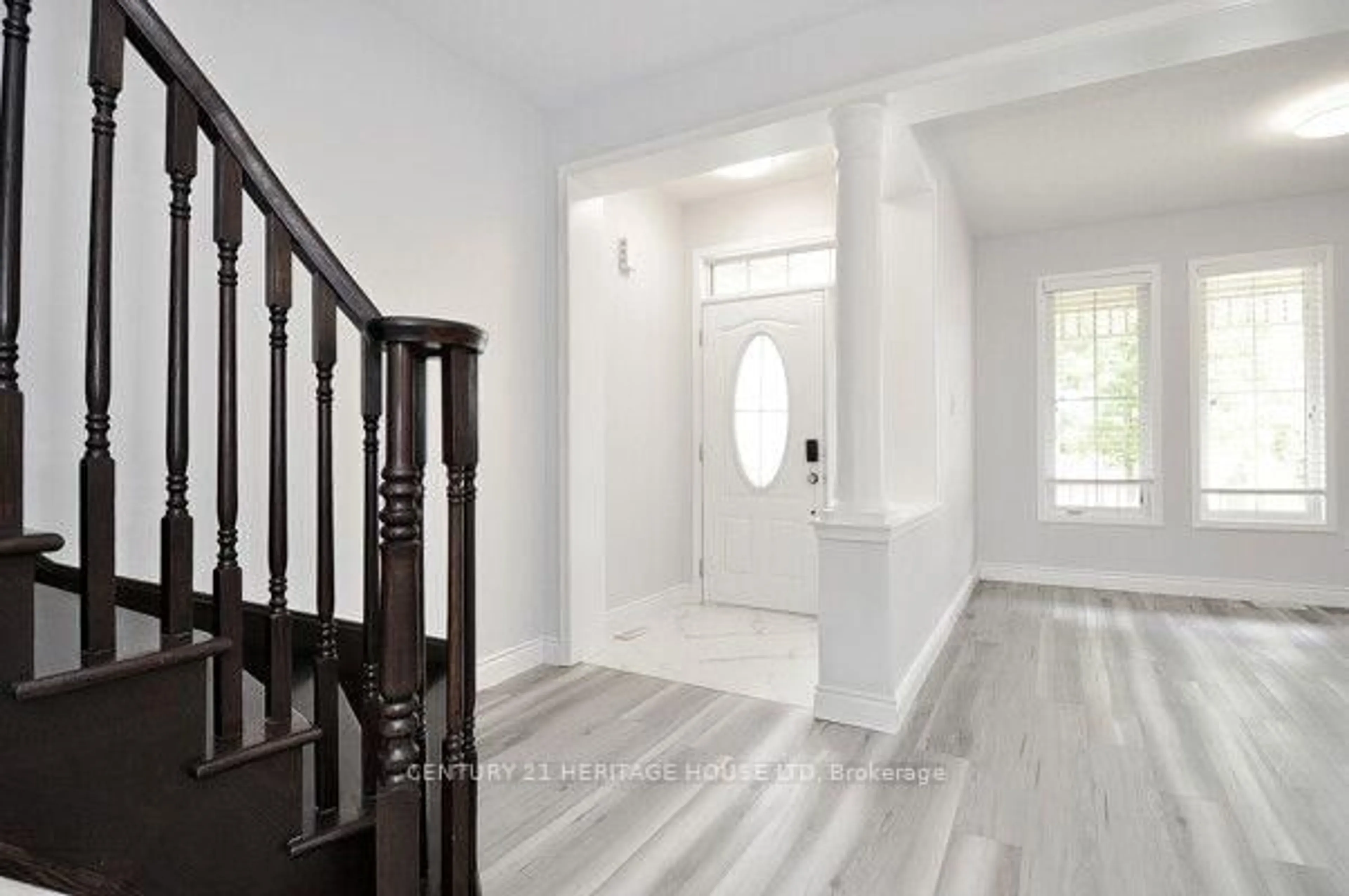 Indoor entryway for 40 Beattie Cres, Cambridge Ontario N3C 0E8