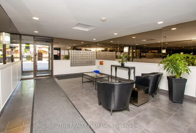 135 Baseline Rd #403, London South 3