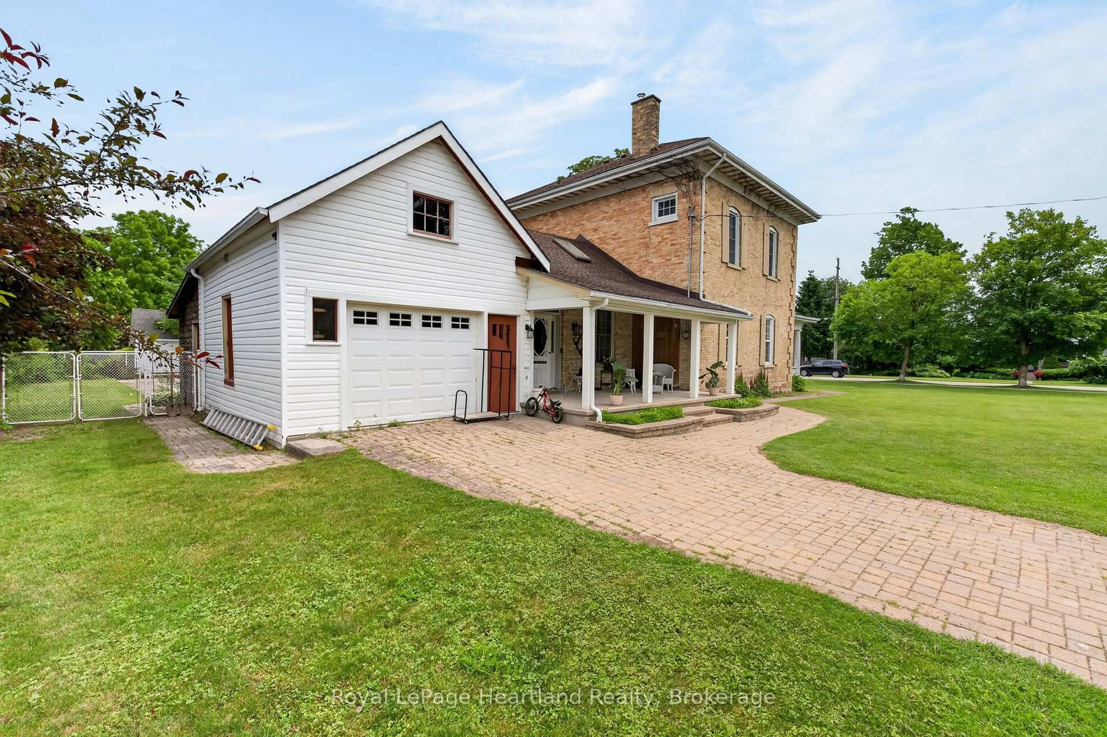 A pic from outside/outdoor area/front of a property/back of a property/a pic from drone, street for 638 Havelock St, Huron-Kinloss Ontario N0G 2H0