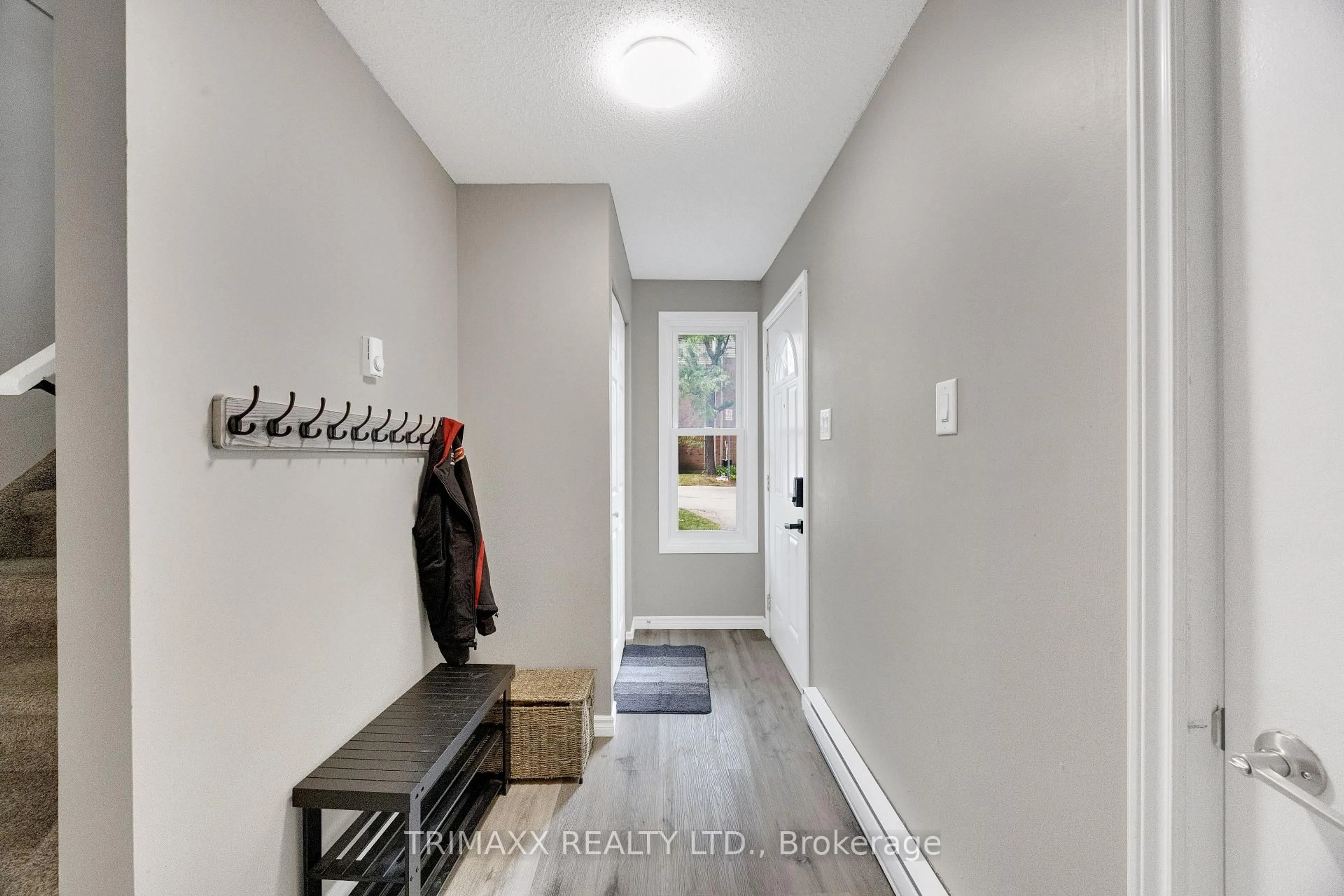 Indoor entryway for 1855 Aldersbrook Rd #35, London North Ontario N6G 4R5