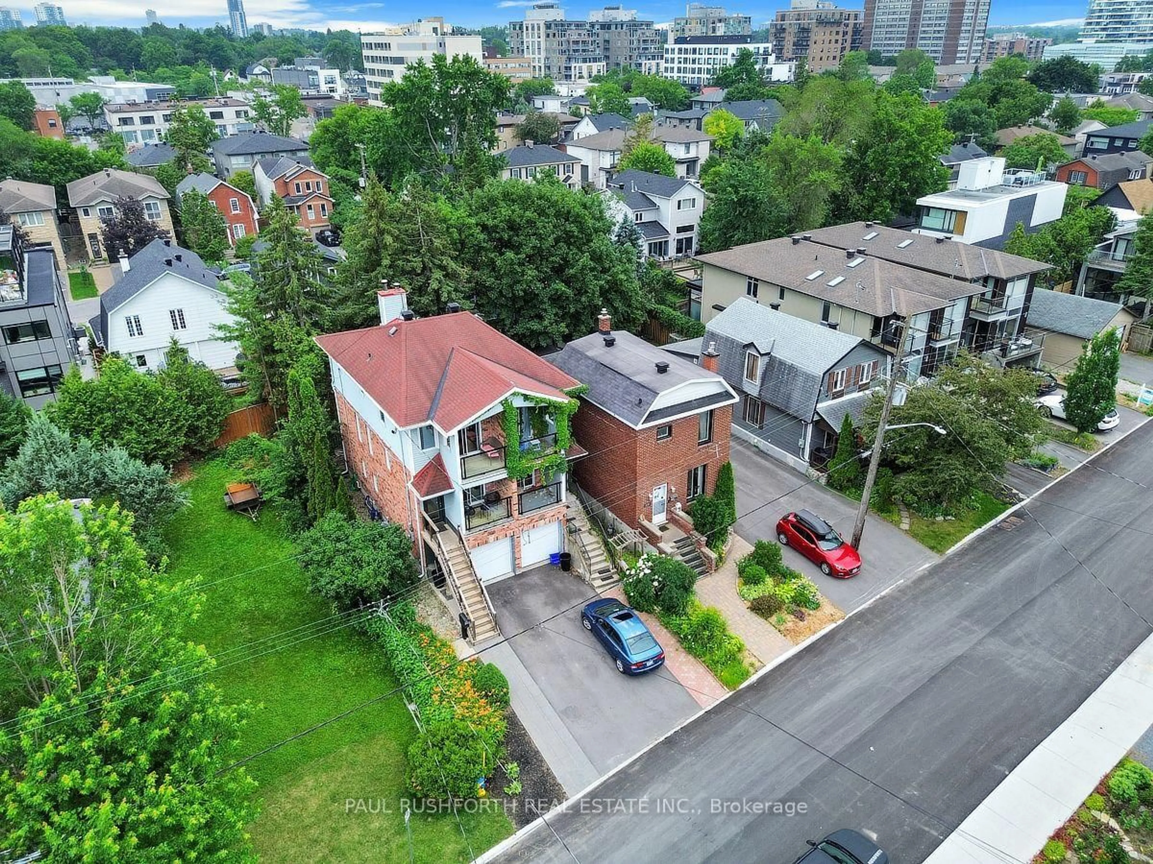 A pic from outside/outdoor area/front of a property/back of a property/a pic from drone, city buildings view from balcony for 366 Wilmont Ave, Ottawa Ontario K2A 0B1