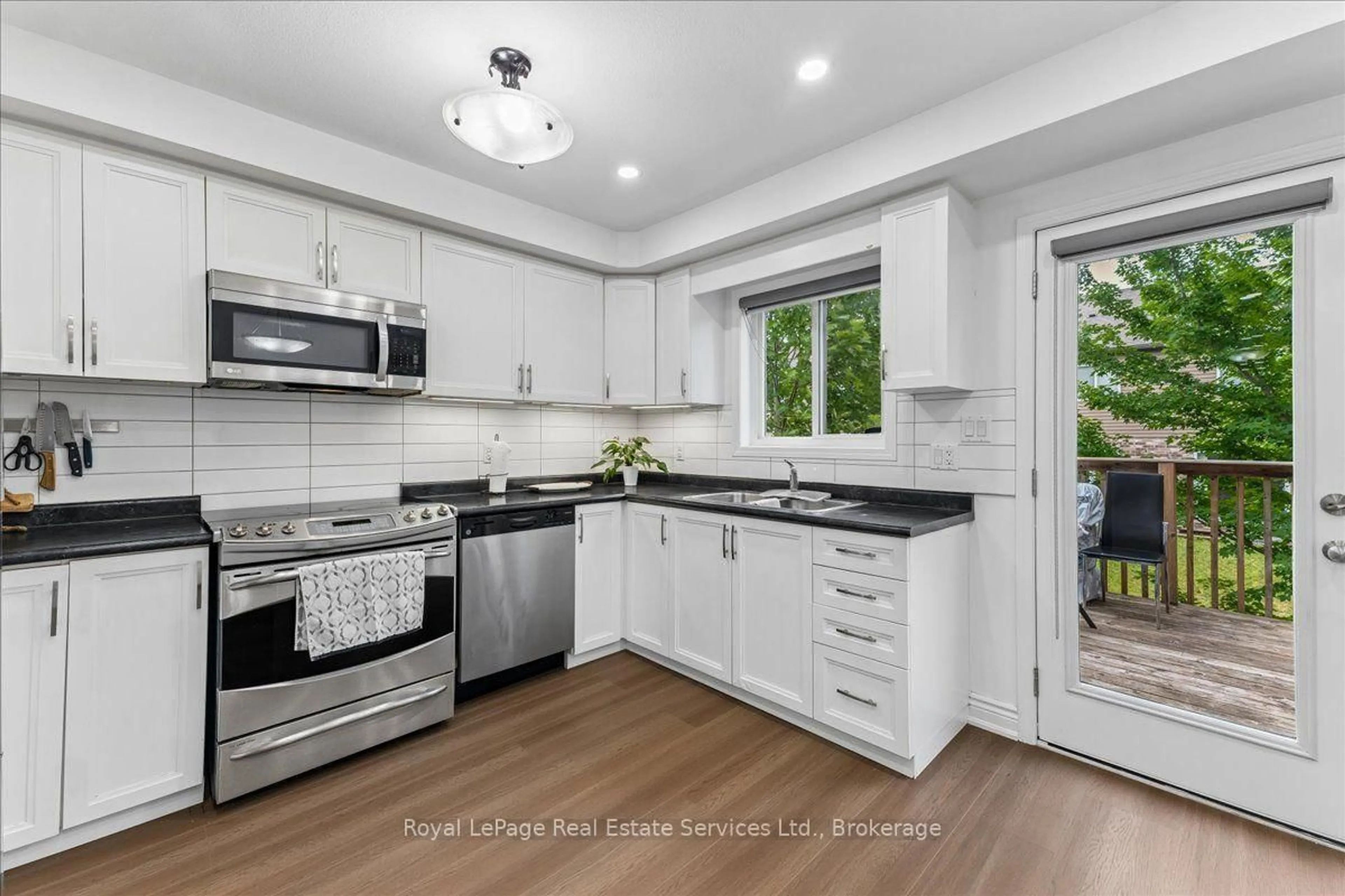 Open concept kitchen, ceramic/tile floor for 388 Old Huron Rd #10B, Kitchener Ontario N2R 0J5