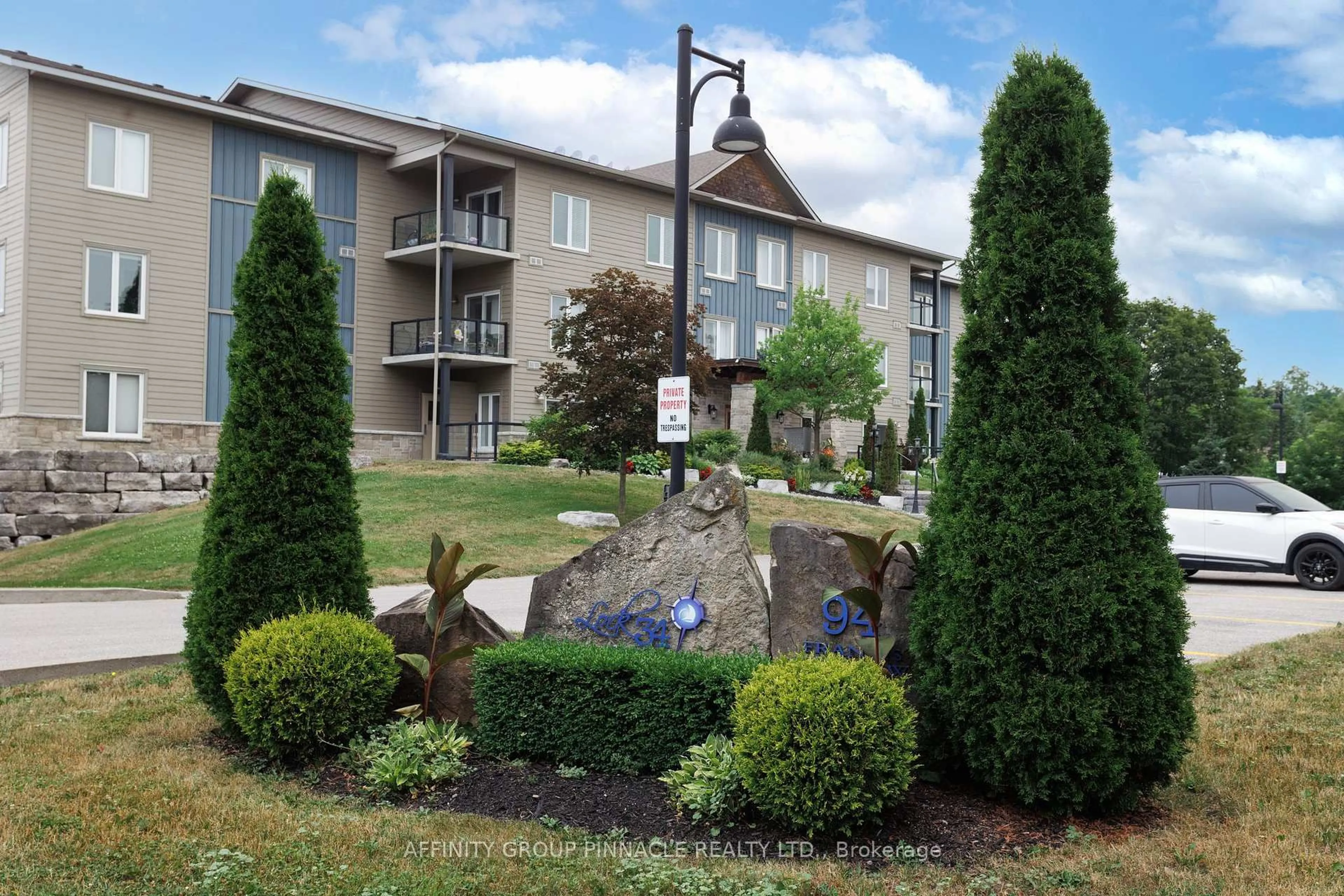 Patio, unknown for 94 Francis St #105, Kawartha Lakes Ontario K0M 1N0