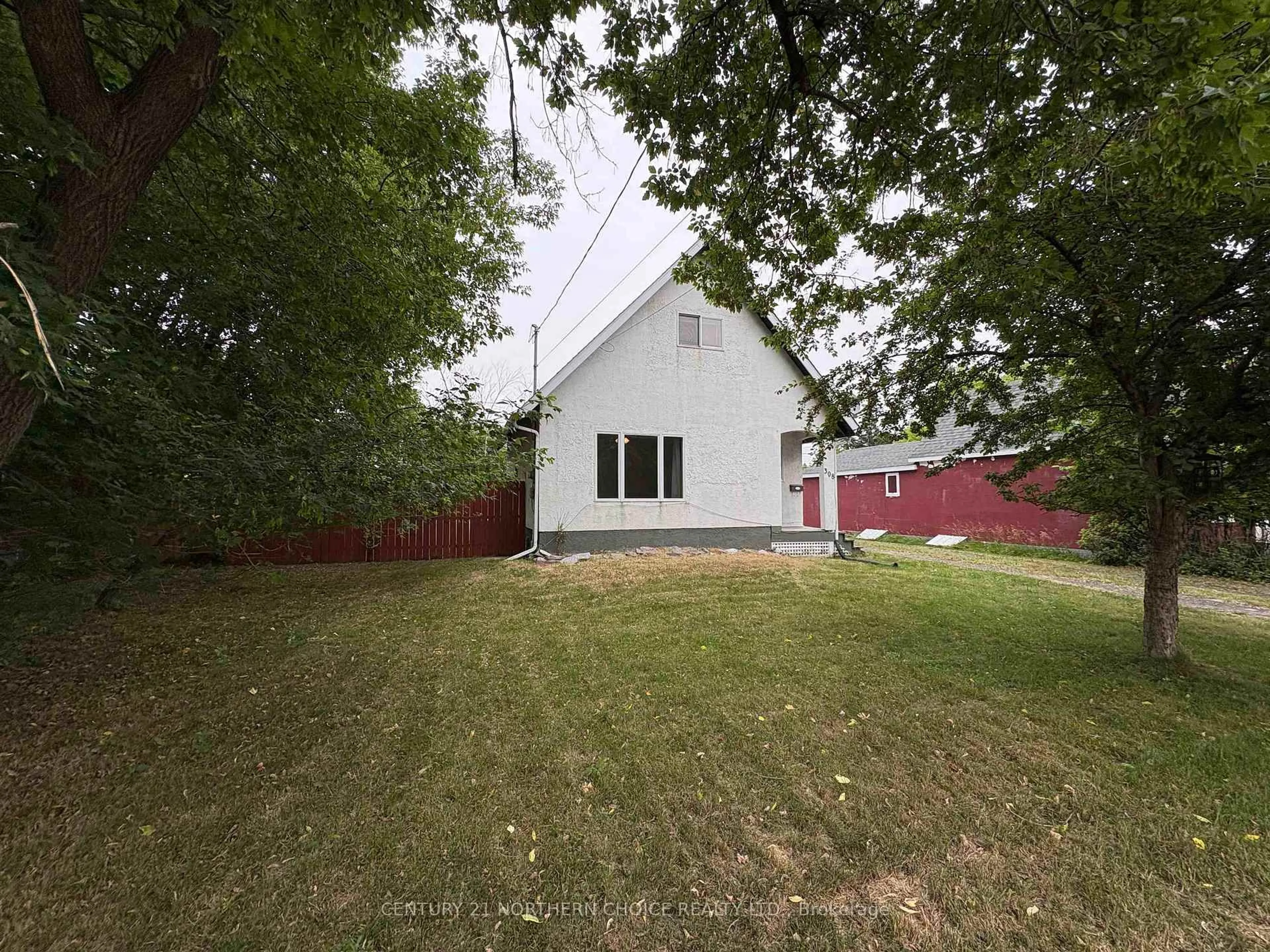 A pic from outside/outdoor area/front of a property/back of a property/a pic from drone, street for 308 Third St, Fort Frances Ontario P9A 3A7