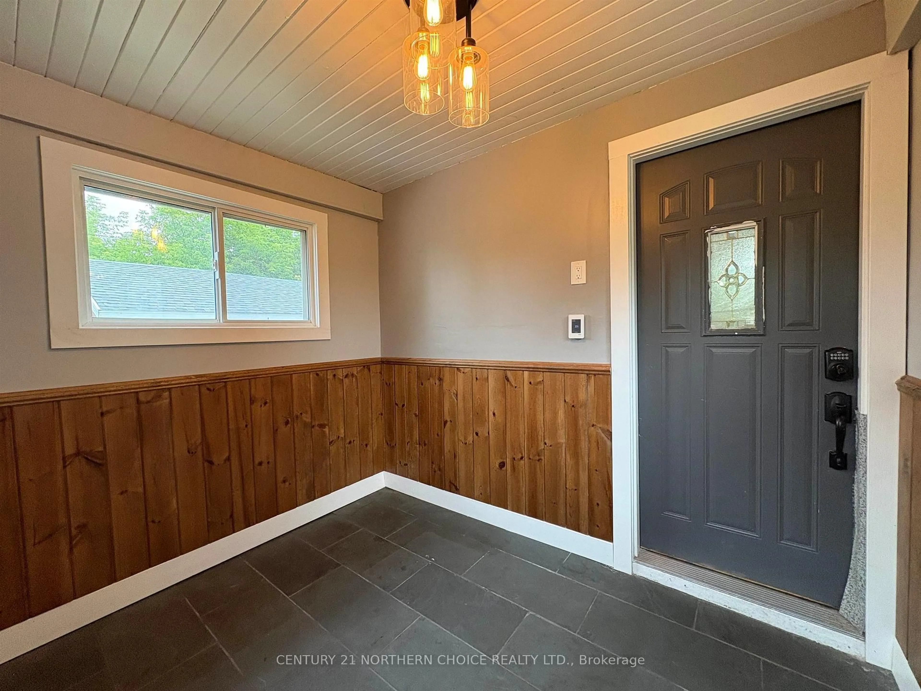 Indoor entryway for 308 Third St, Fort Frances Ontario P9A 3A7