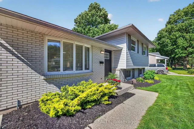 670 Glengyle Cres, London North 4