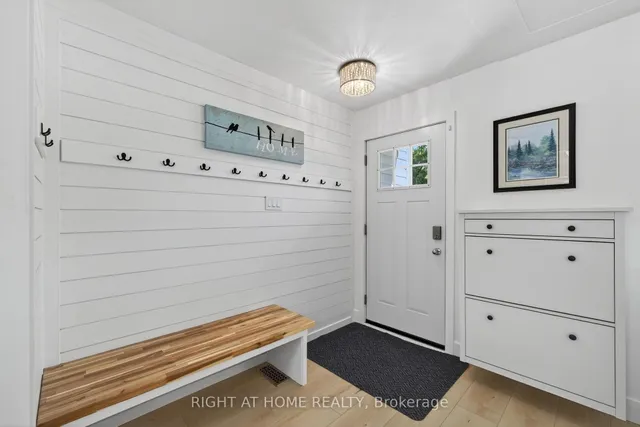 670 Glengyle Cres, London North 5