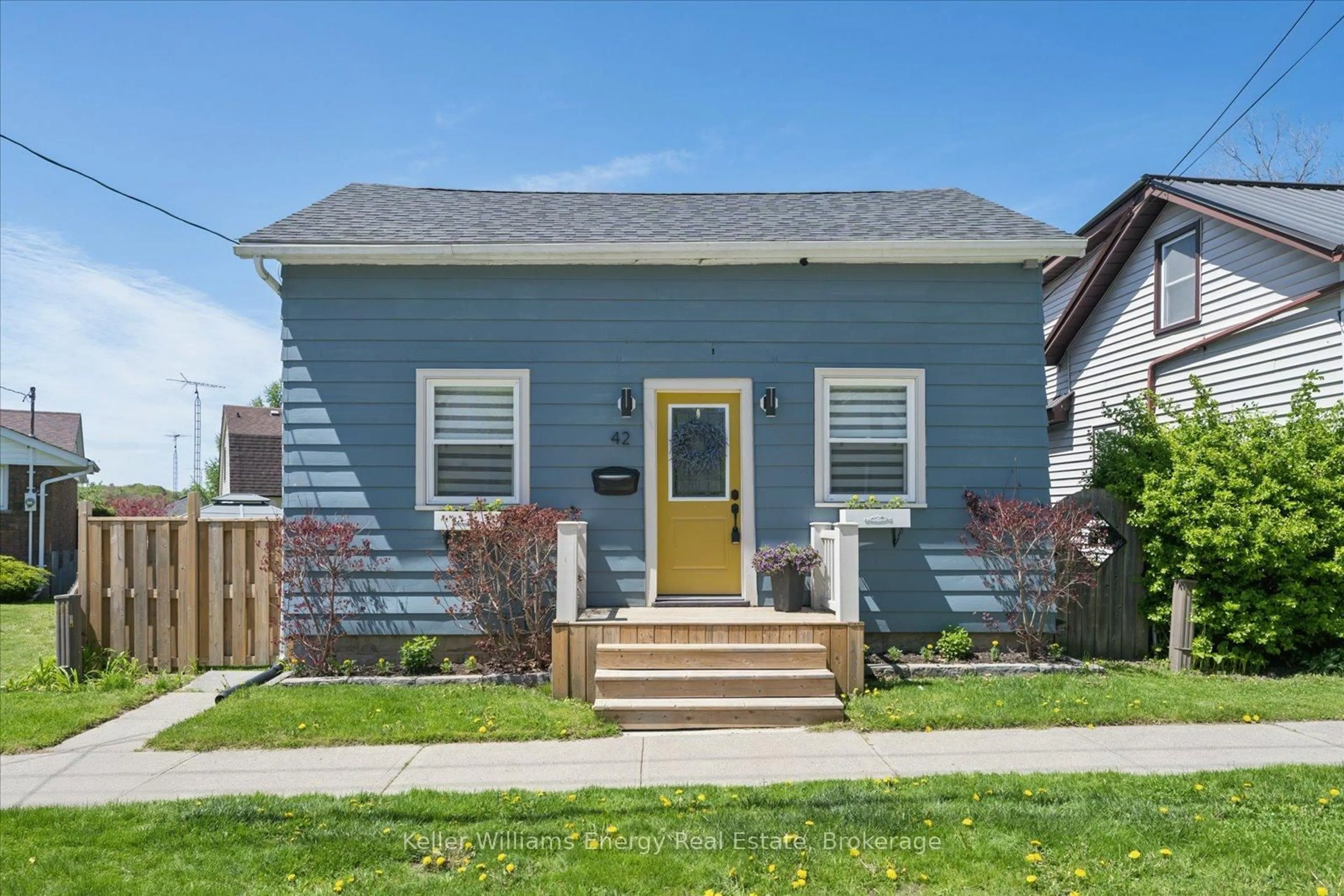 Home with vinyl exterior material, street for 42 Hope St, Port Hope Ontario L1A 2N5