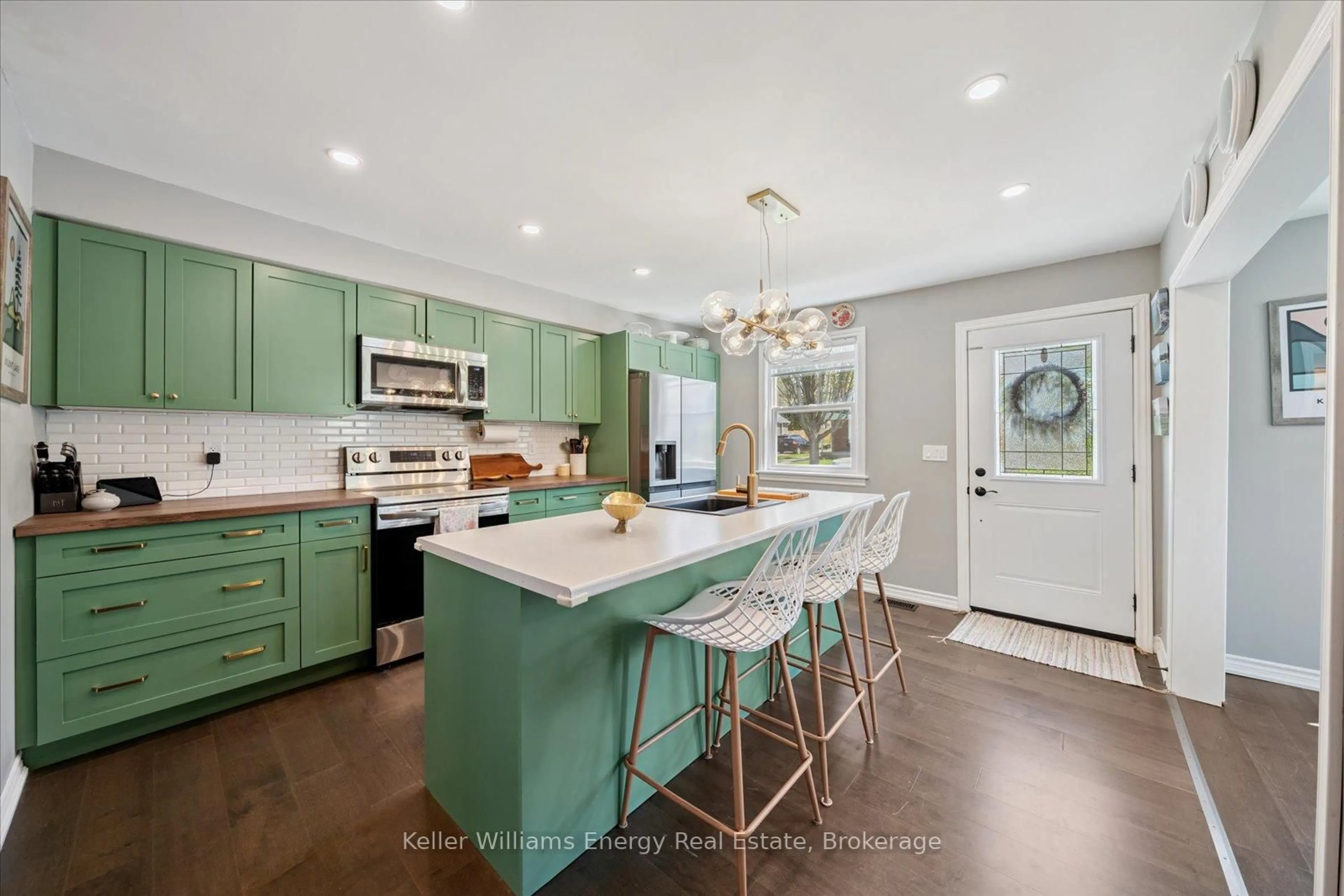 Open concept kitchen, ceramic/tile floor for 42 Hope St, Port Hope Ontario L1A 2N5