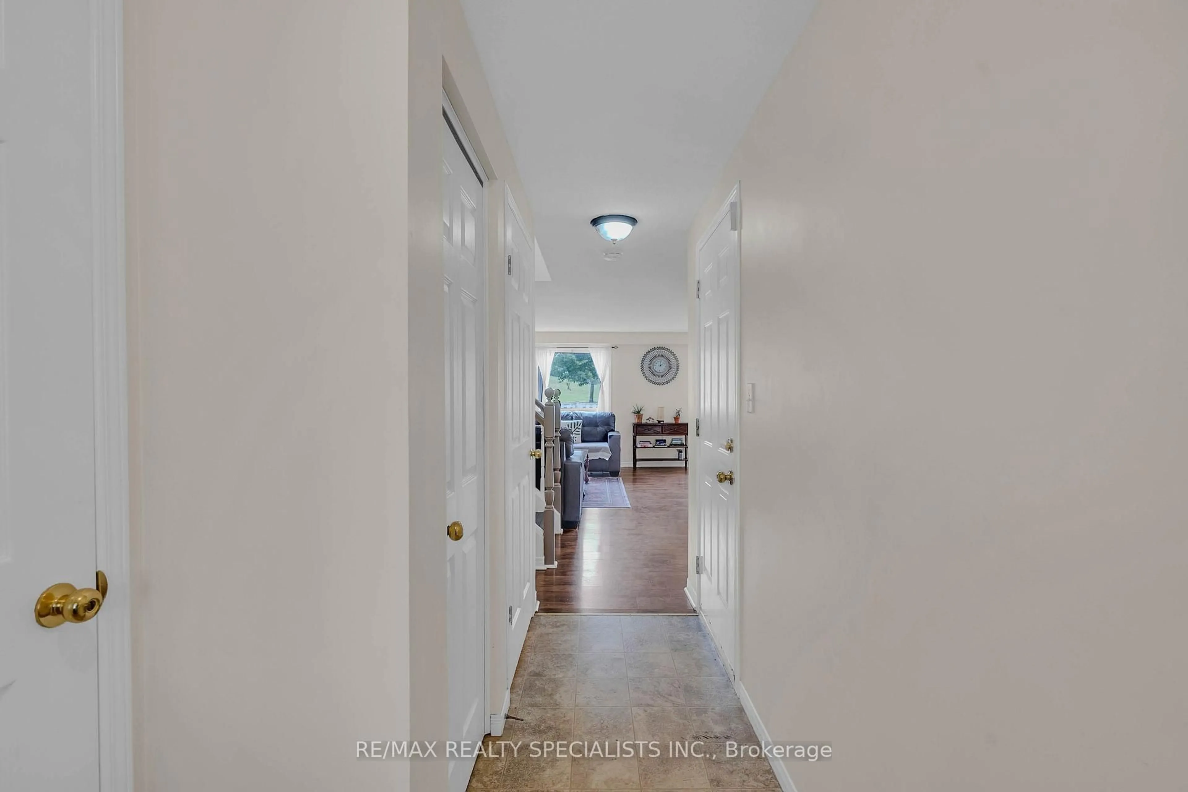 Indoor entryway for 219 Prosperity Dr, Kitchener Ontario N2E 4E5