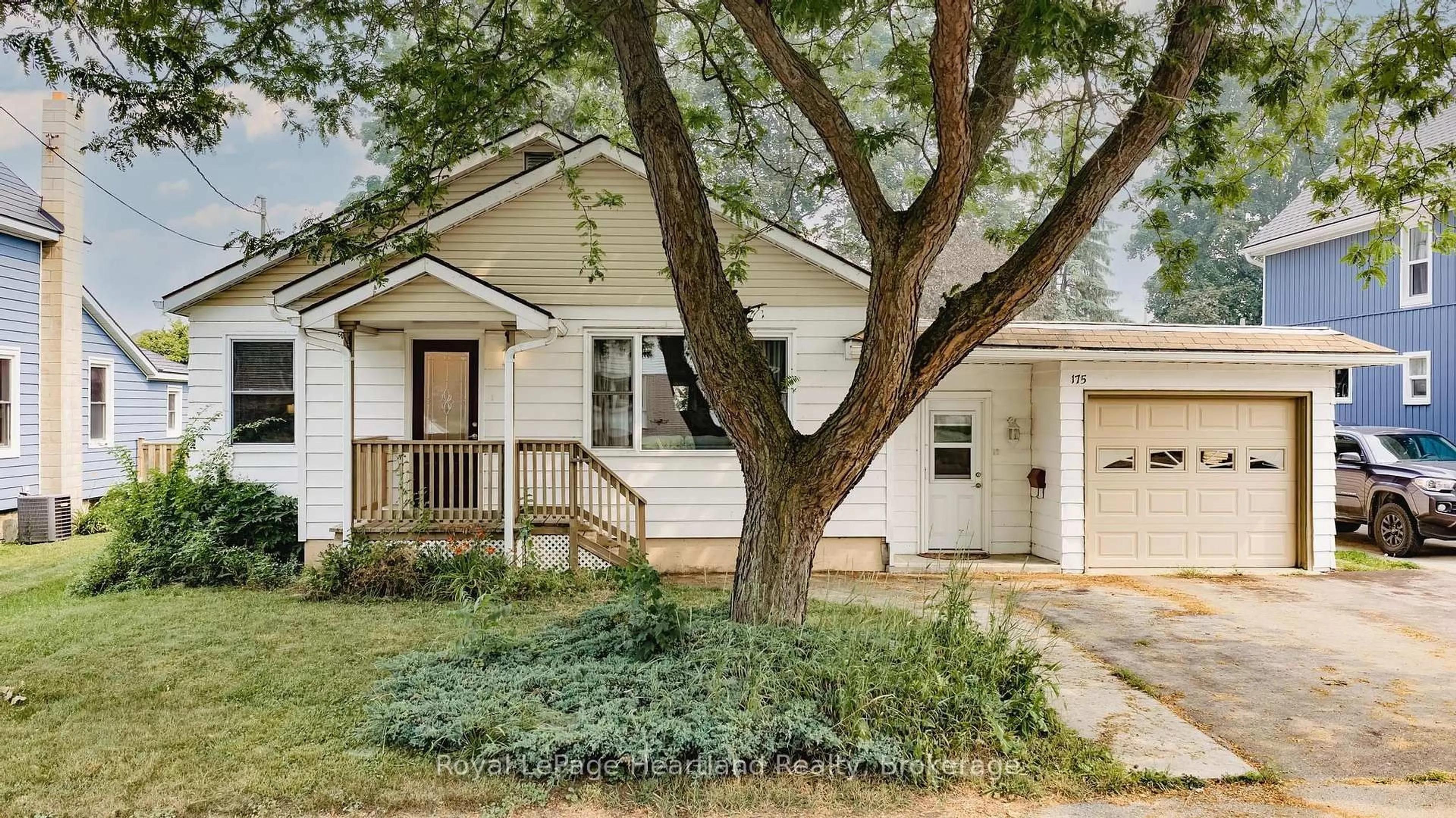 Home with vinyl exterior material, street for 175 BROCK St, Goderich Ontario N7A 1R4