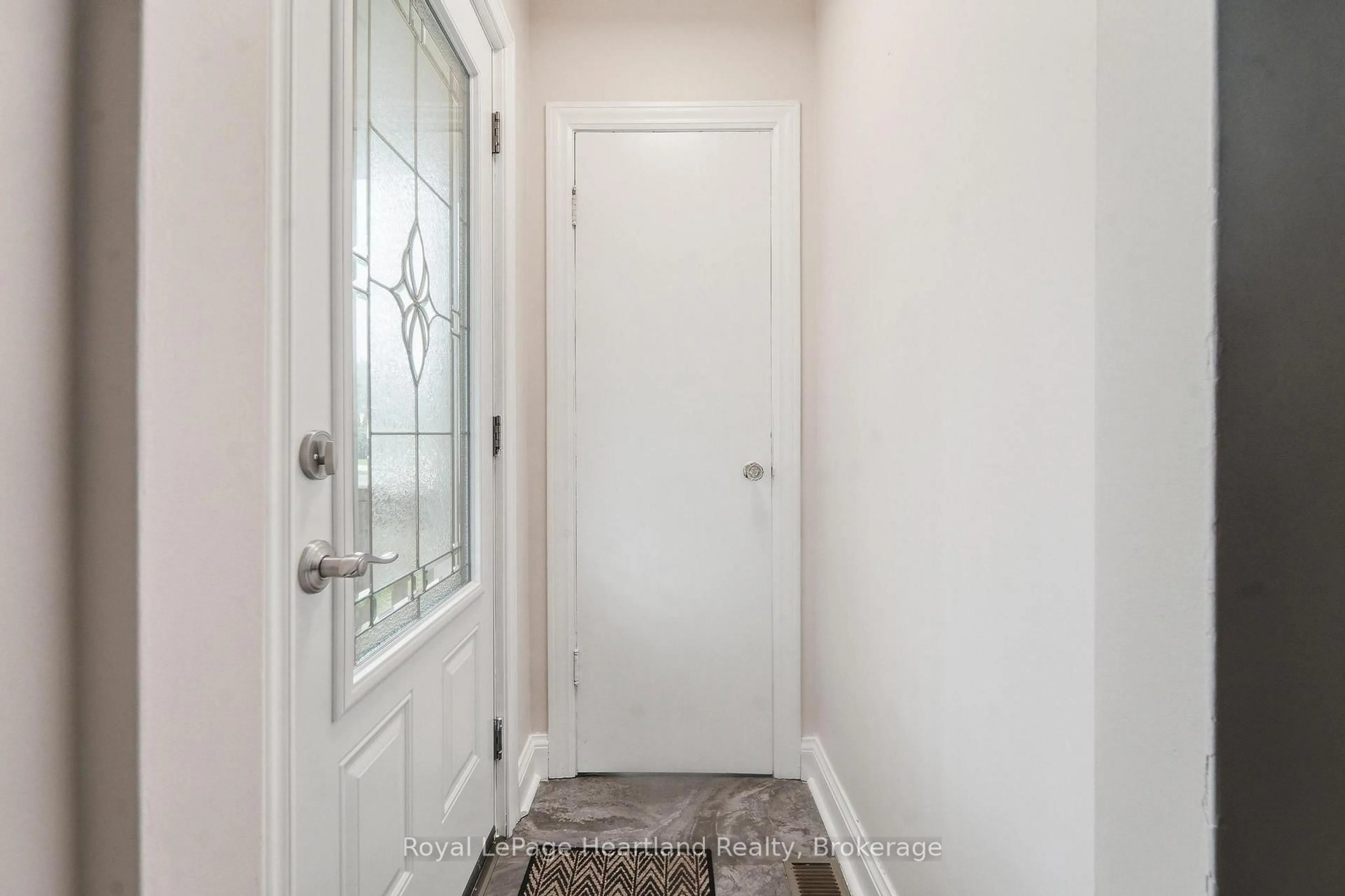 Indoor entryway for 175 BROCK St, Goderich Ontario N7A 1R4