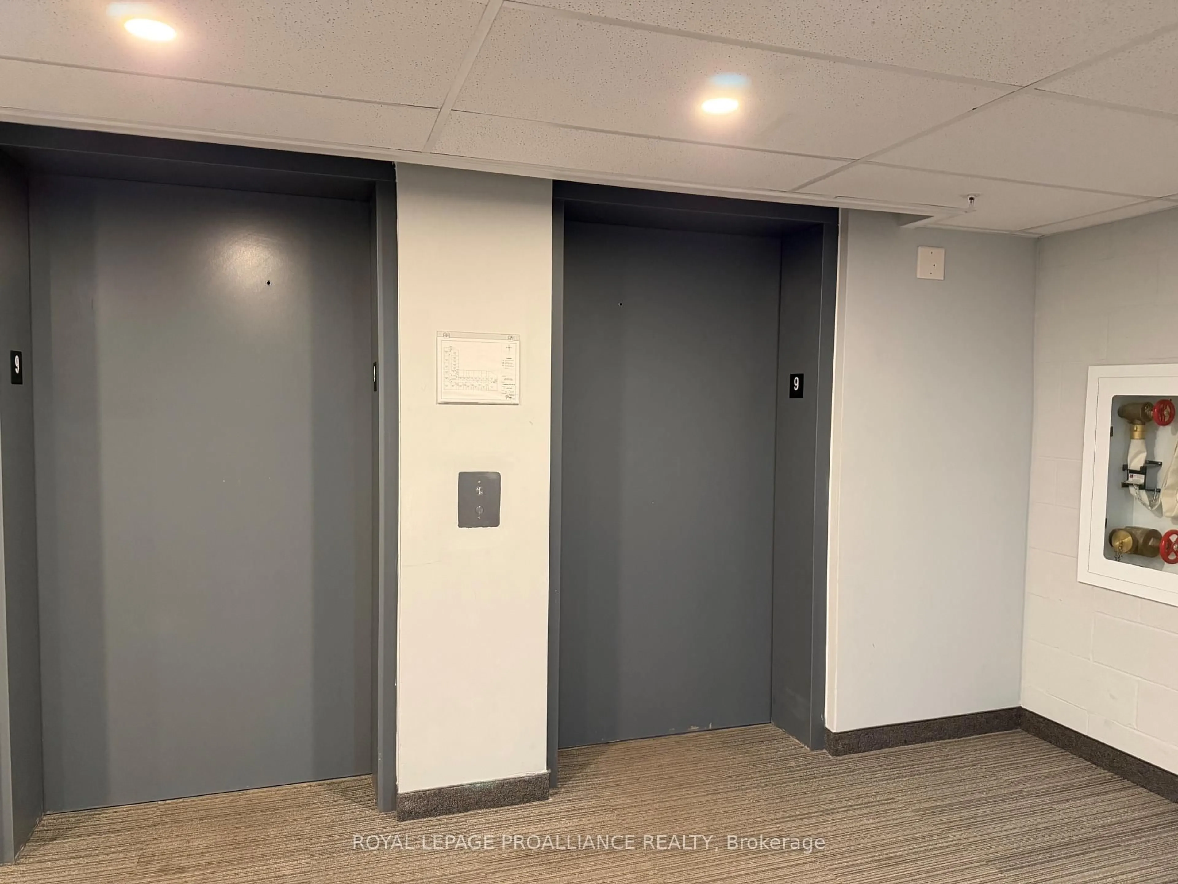 Indoor foyer for 652 Princess St #913, Kingston Ontario K7L 1E5