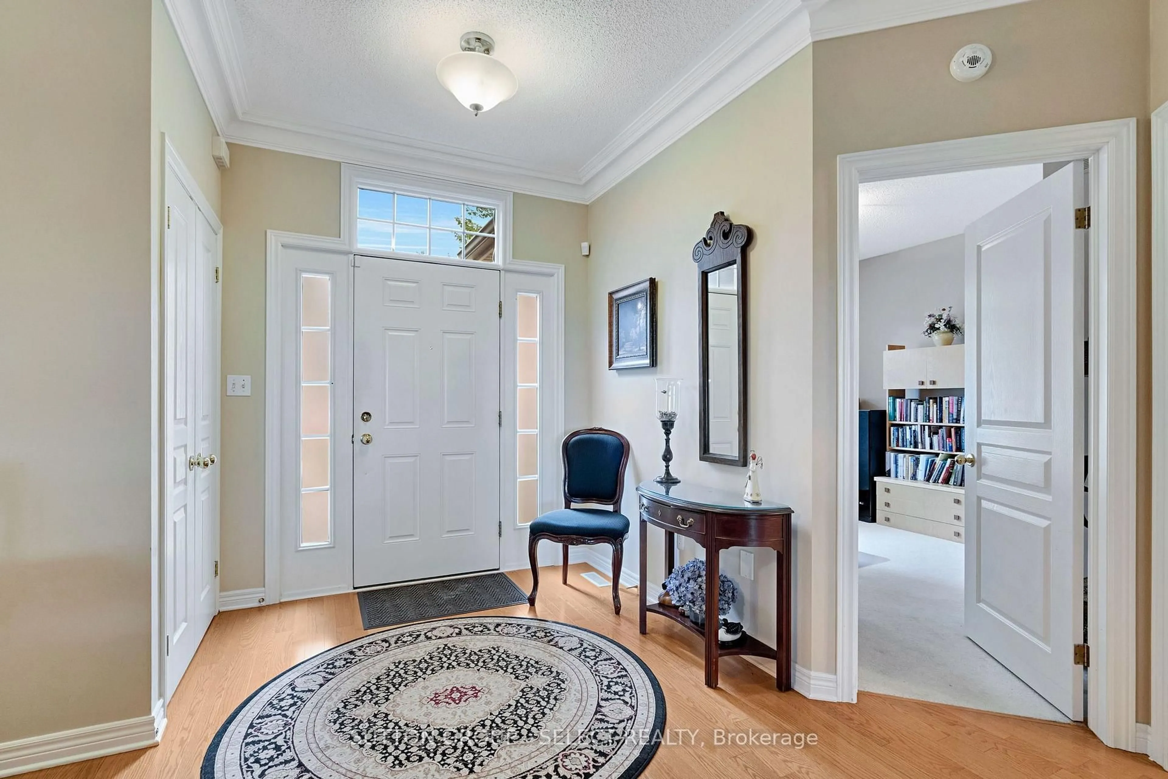 Indoor entryway for 140 Mcgarrell Dr #9, London North Ontario N6G 5J1