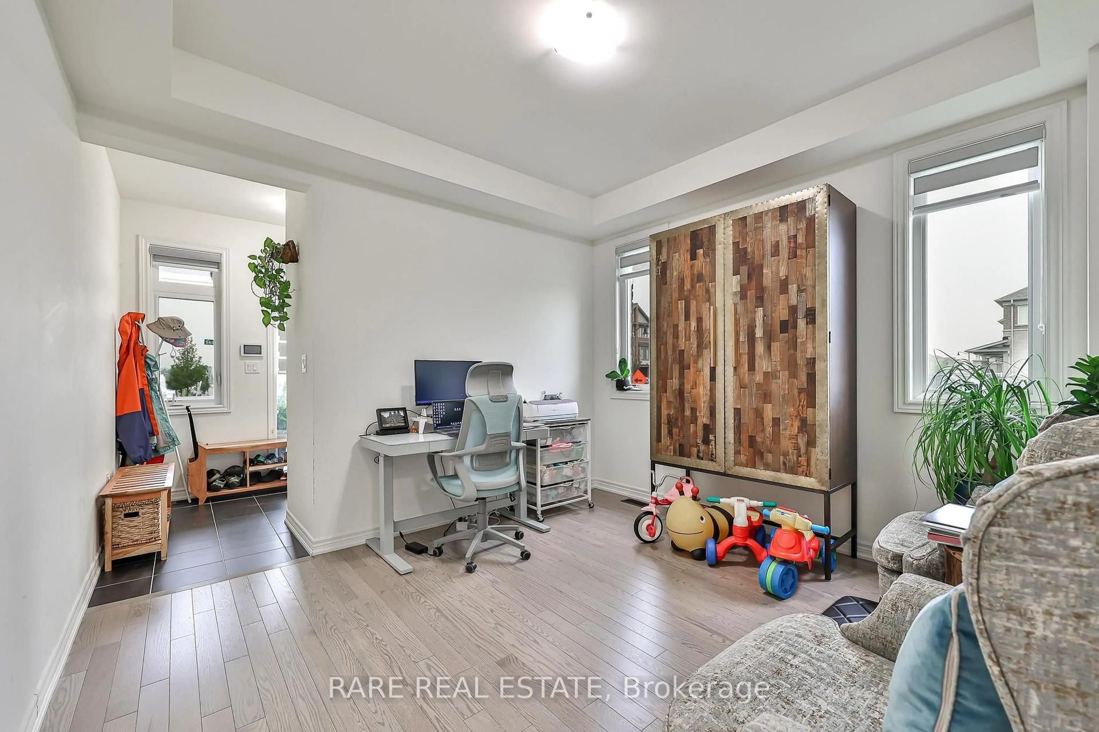 A pic of a room for 274 Skinner Rd, Hamilton Ontario L8B 1X2
