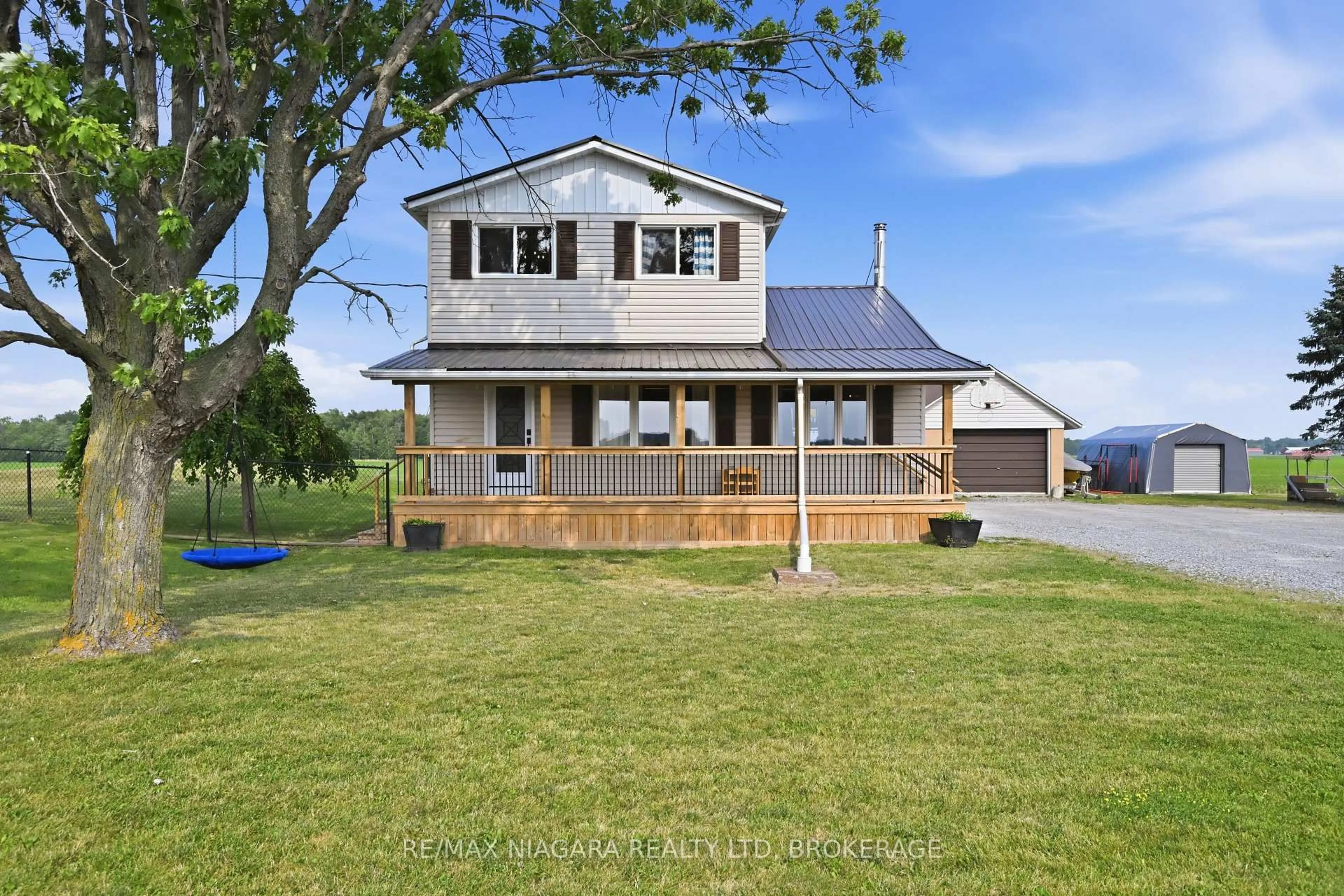 A pic from outside/outdoor area/front of a property/back of a property/a pic from drone, building for 3353 Miller Rd, Port Colborne Ontario L3K 5V5