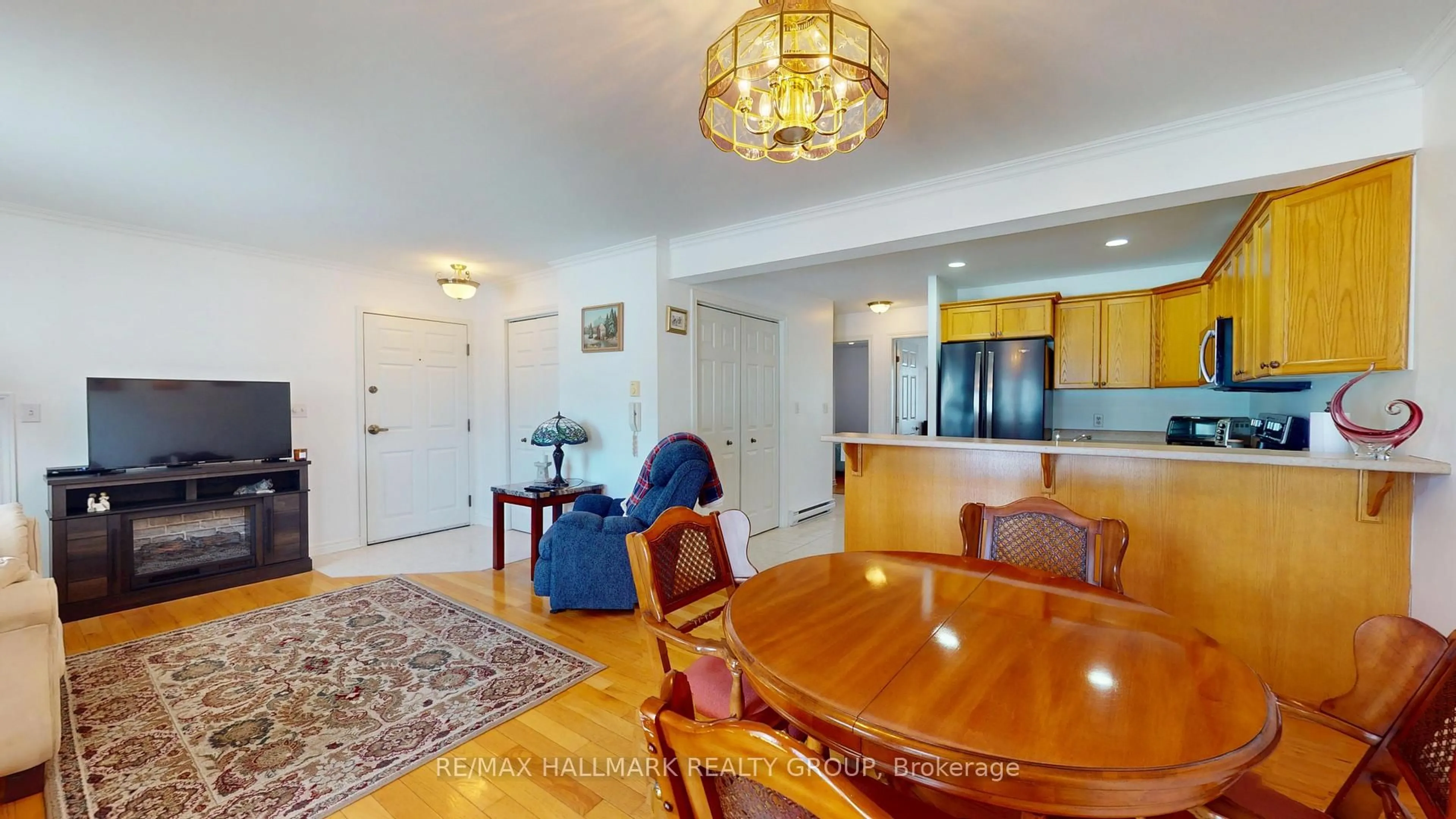 Dining room, unknown for 237 Oak St #1102, Gananoque Ontario K7G 2R5
