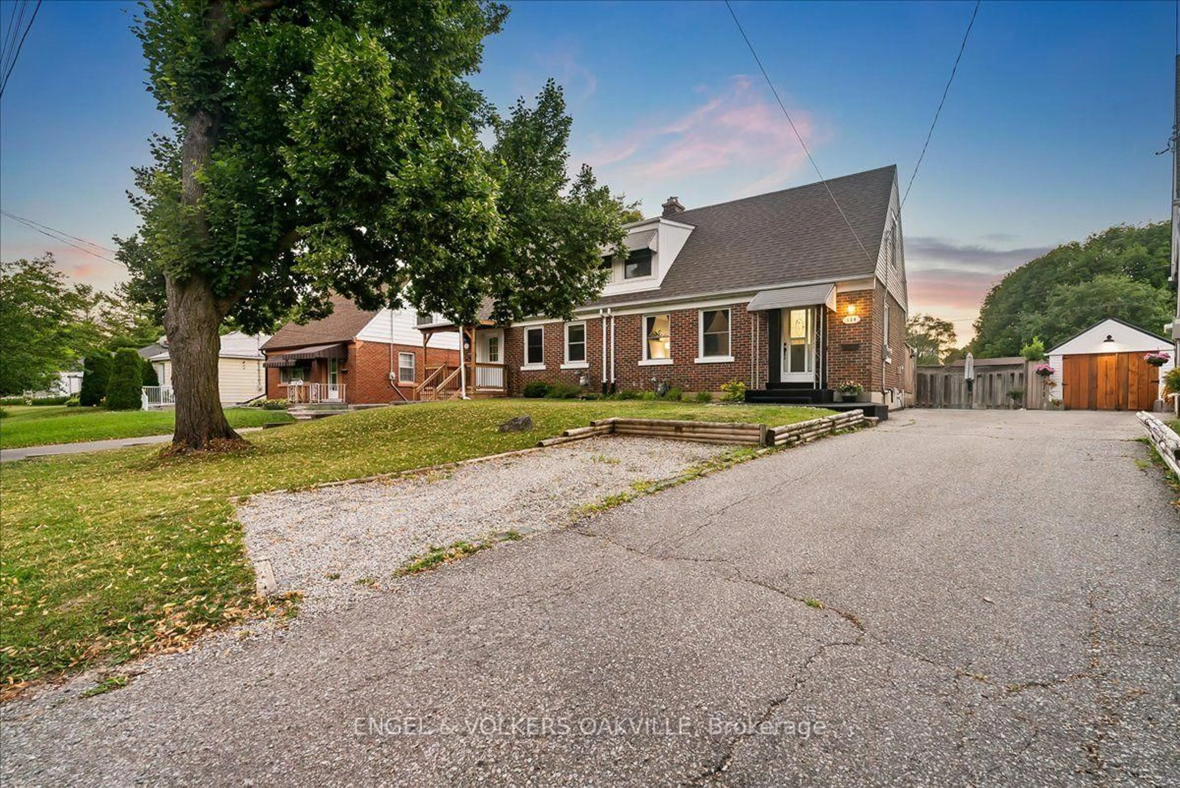 A pic from outside/outdoor area/front of a property/back of a property/a pic from drone, street for 108 Lorne Cres, Kitchener Ontario N2M 3Y5