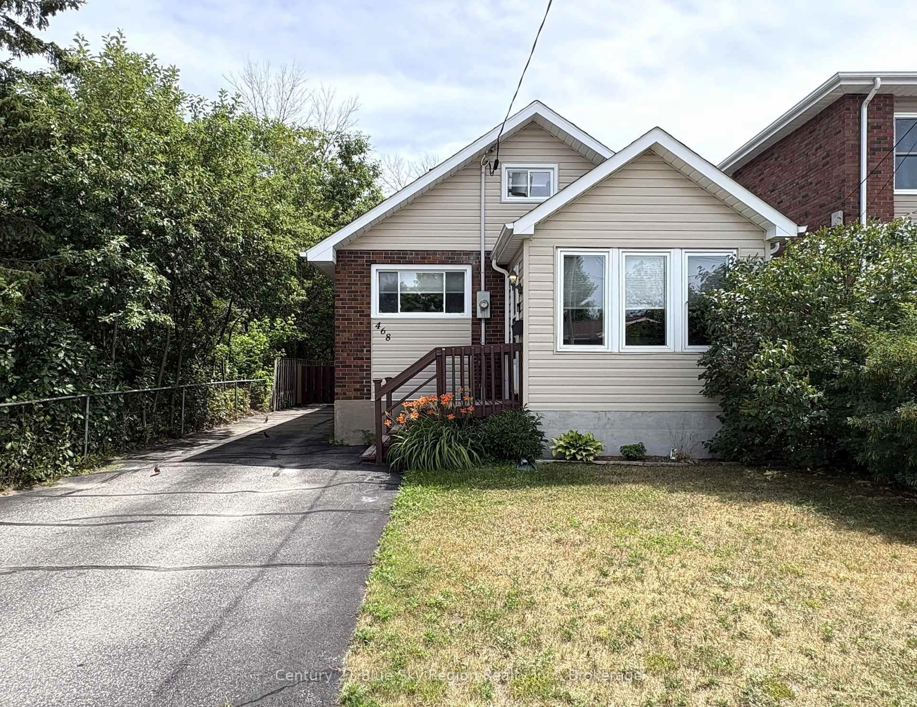 Home with brick exterior material, street for 468 King St, North Bay Ontario P1B 6A2