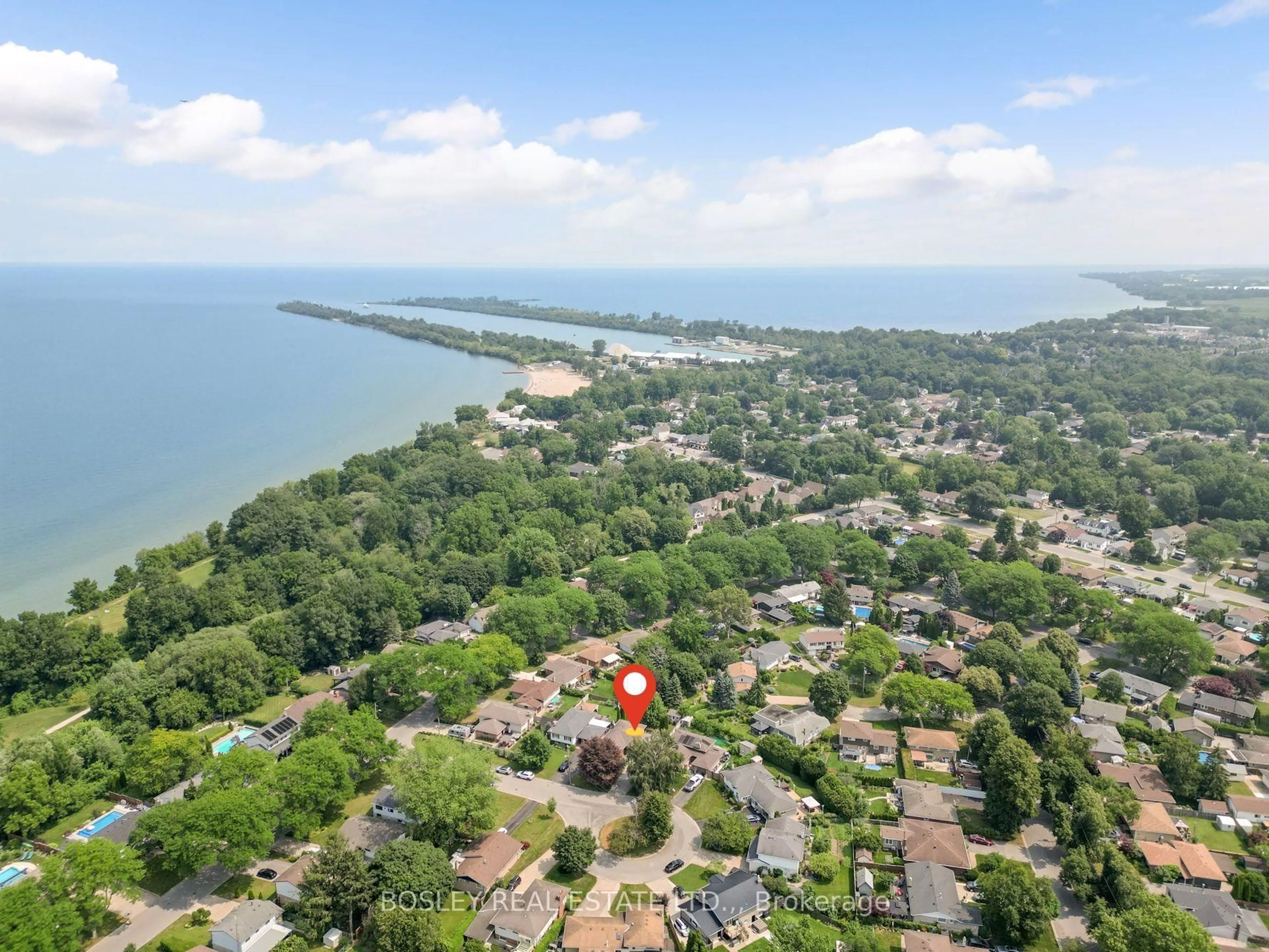 A pic from outside/outdoor area/front of a property/back of a property/a pic from drone, water/lake/river/ocean view for 6 Samuel Crt, St. Catharines Ontario L2M 6M2