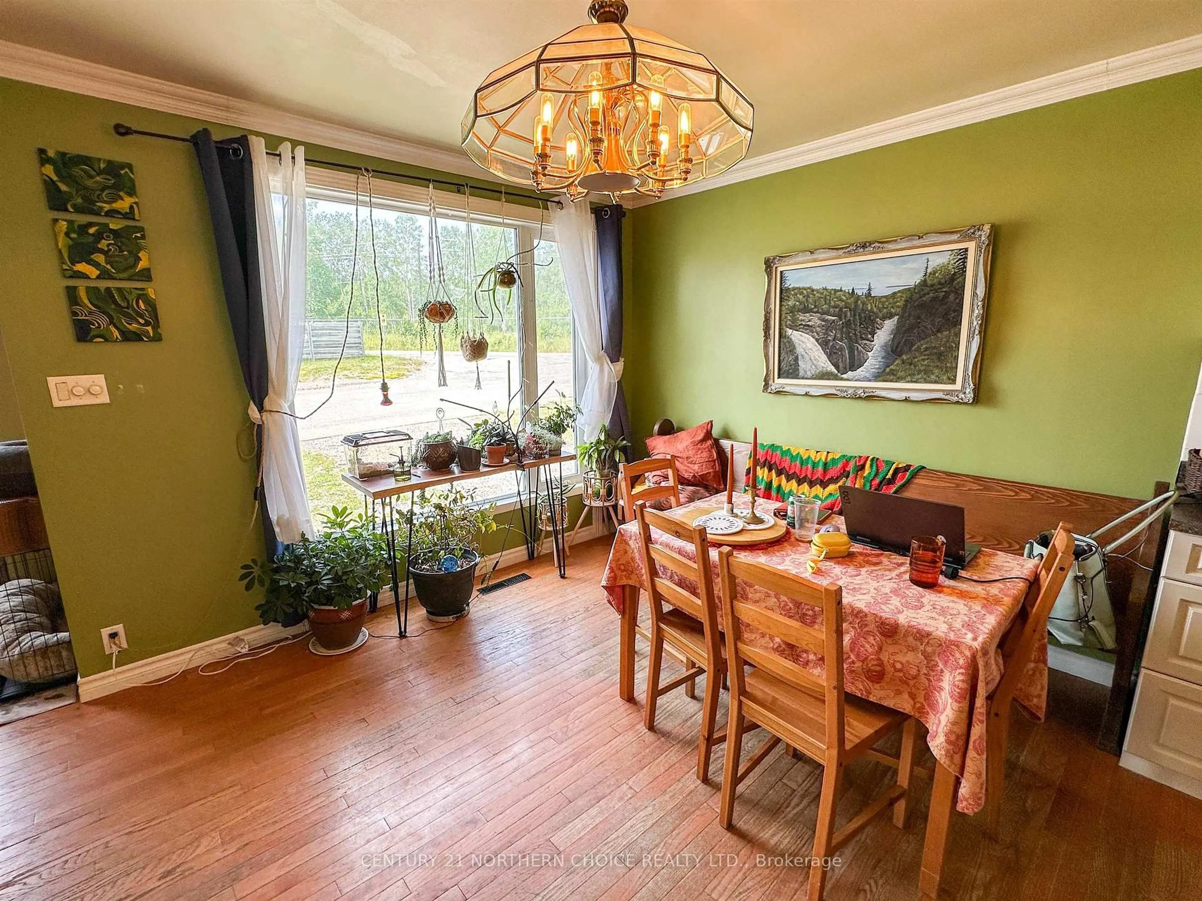 Dining room, wood/laminate floor for 92 Lassie Rd, Red Lake Ontario P0V 1C0