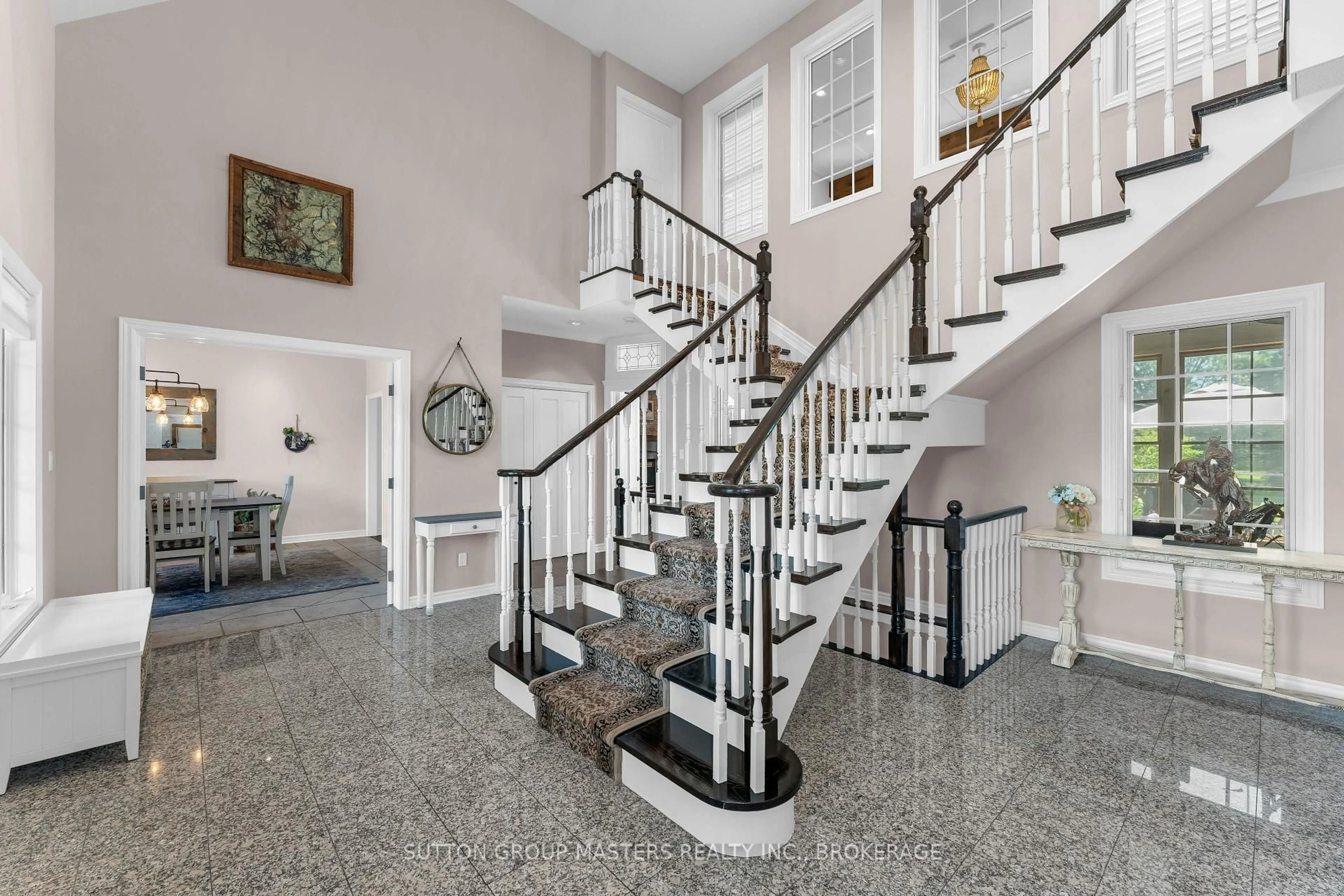 Indoor foyer for 13 Conner Dr, Gananoque Ontario K7G 2V4