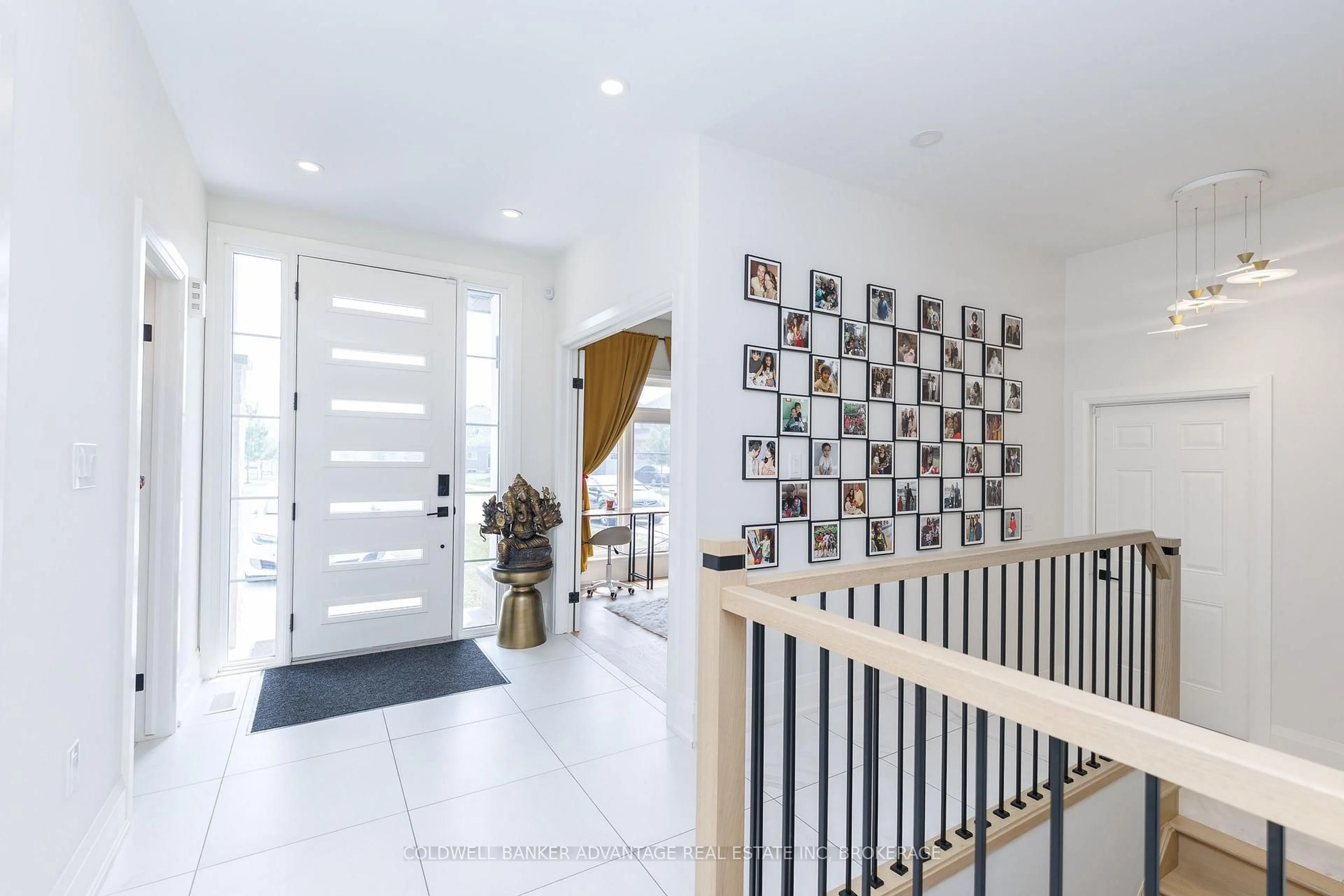 Indoor entryway for 445 Julia Dr, Welland Ontario L3C 0E7