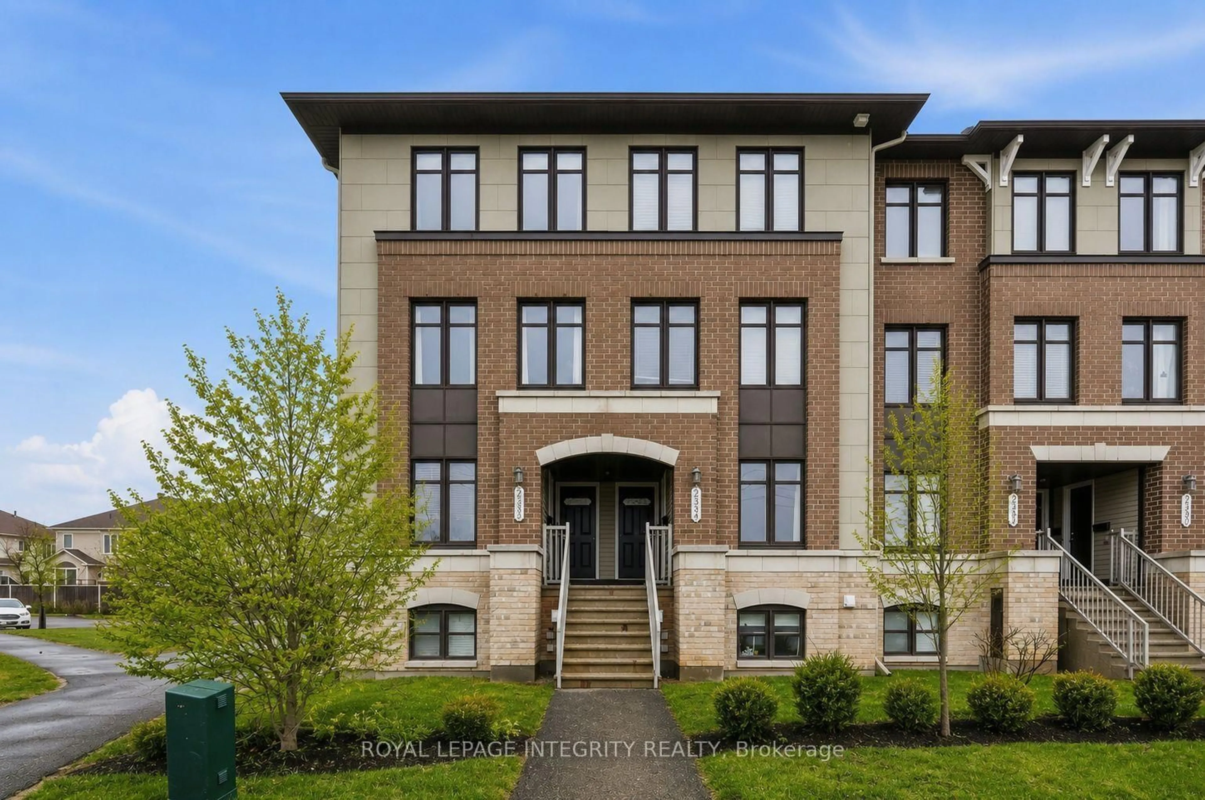 Home with brick exterior material, building for 2341 Esprit Dr, Ottawa Ontario K4A 0T4