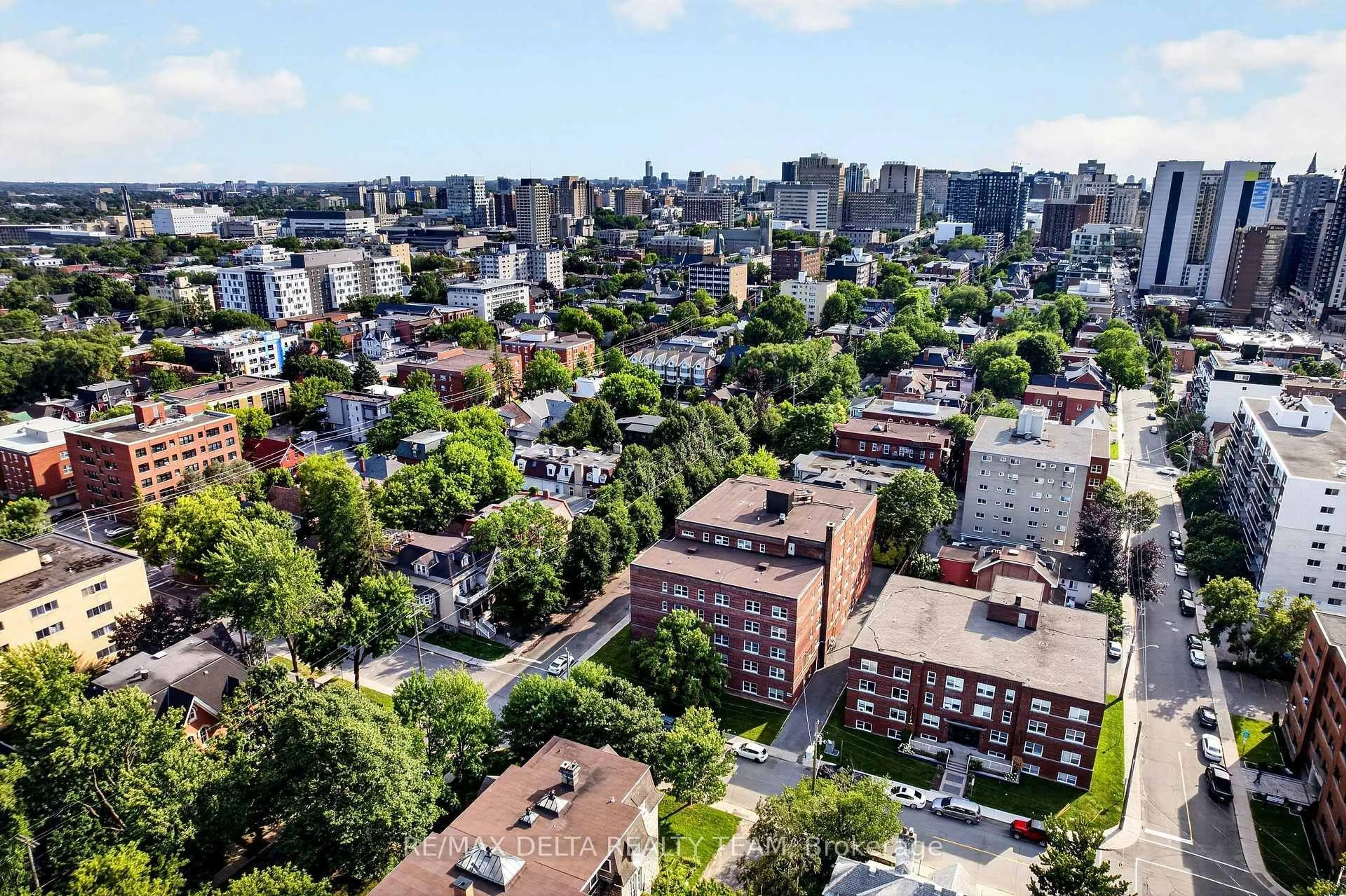 A pic from outside/outdoor area/front of a property/back of a property/a pic from drone, city buildings view from balcony for 290-292 Daly Ave, Ottawa Ontario K1N 6G5