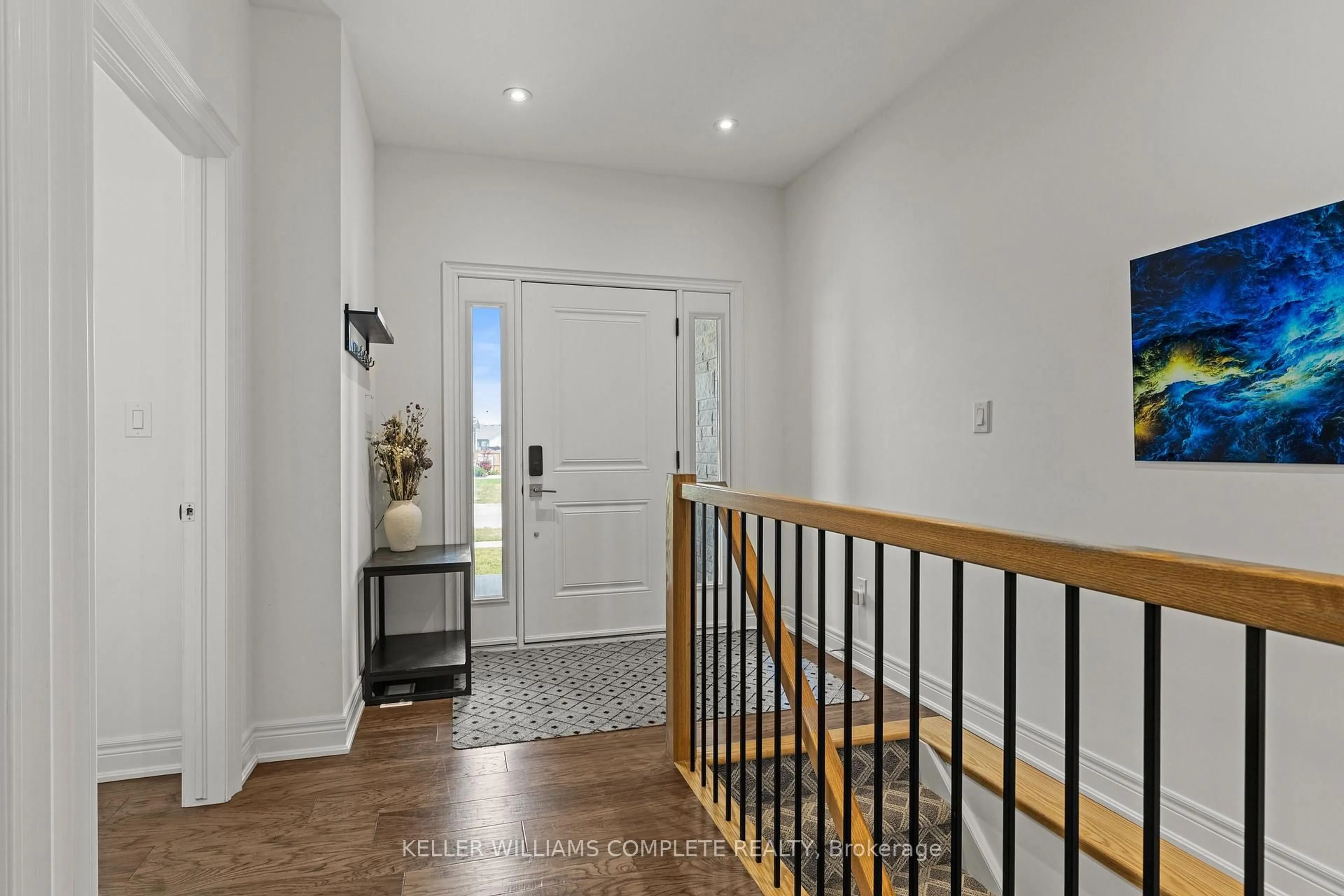 Indoor entryway for 2843 Arrowsmith Crt, Fort Erie Ontario L0S 1S0