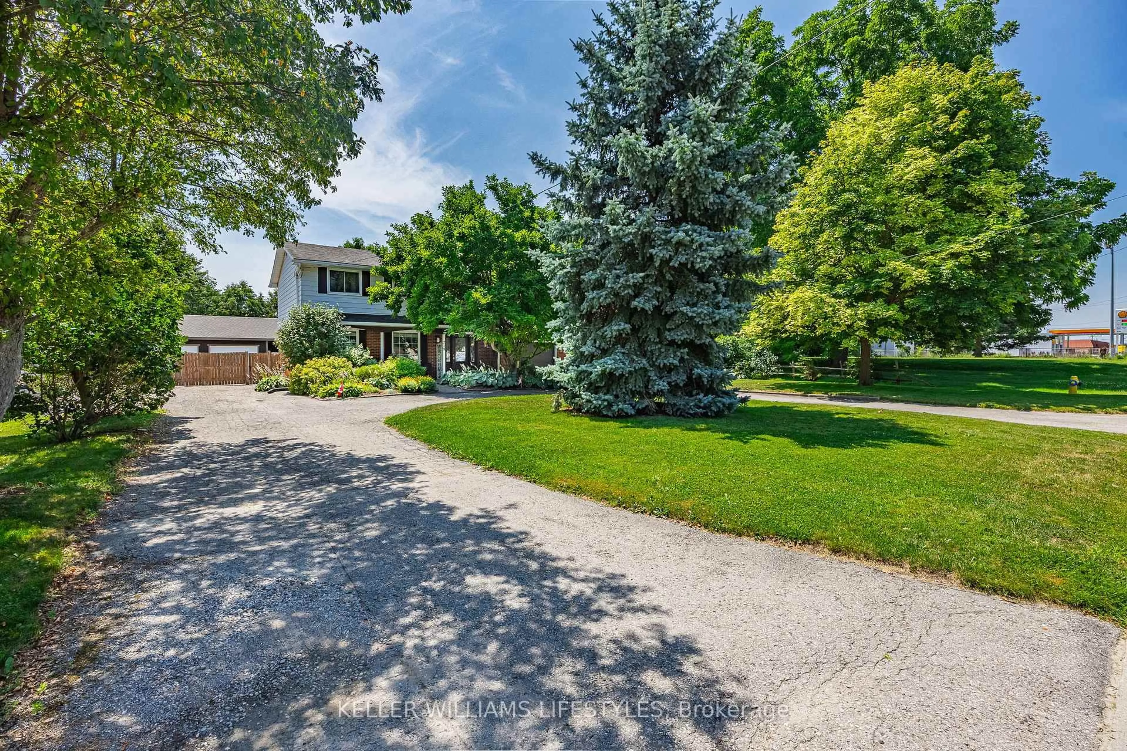 A pic from outside/outdoor area/front of a property/back of a property/a pic from drone, street for 219 Dundas St, Zorra Ontario N0M 2M0