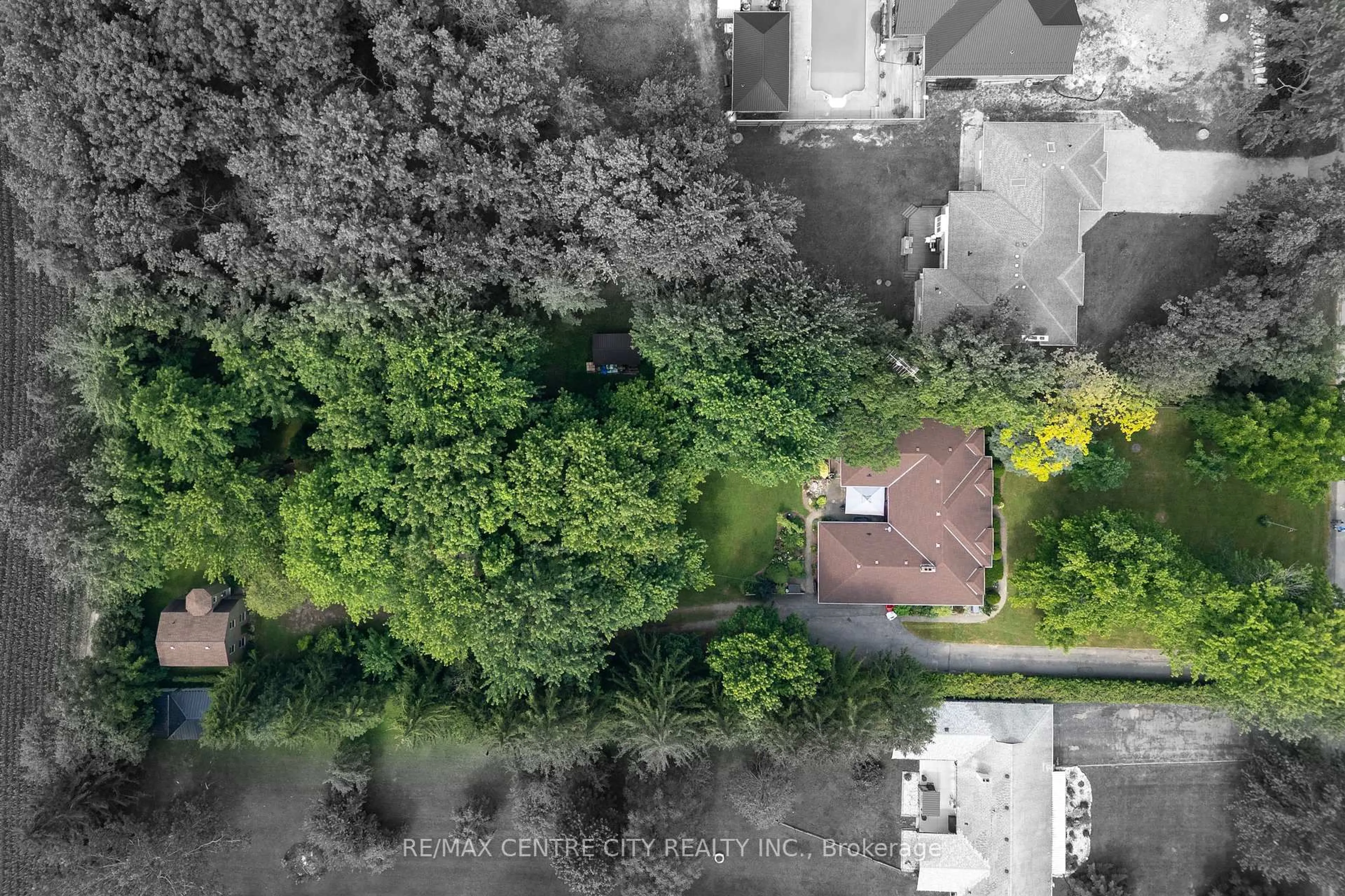 A pic from outside/outdoor area/front of a property/back of a property/a pic from drone, unknown for 42067 Ferguson Line, Central Elgin Ontario N5P 3T1