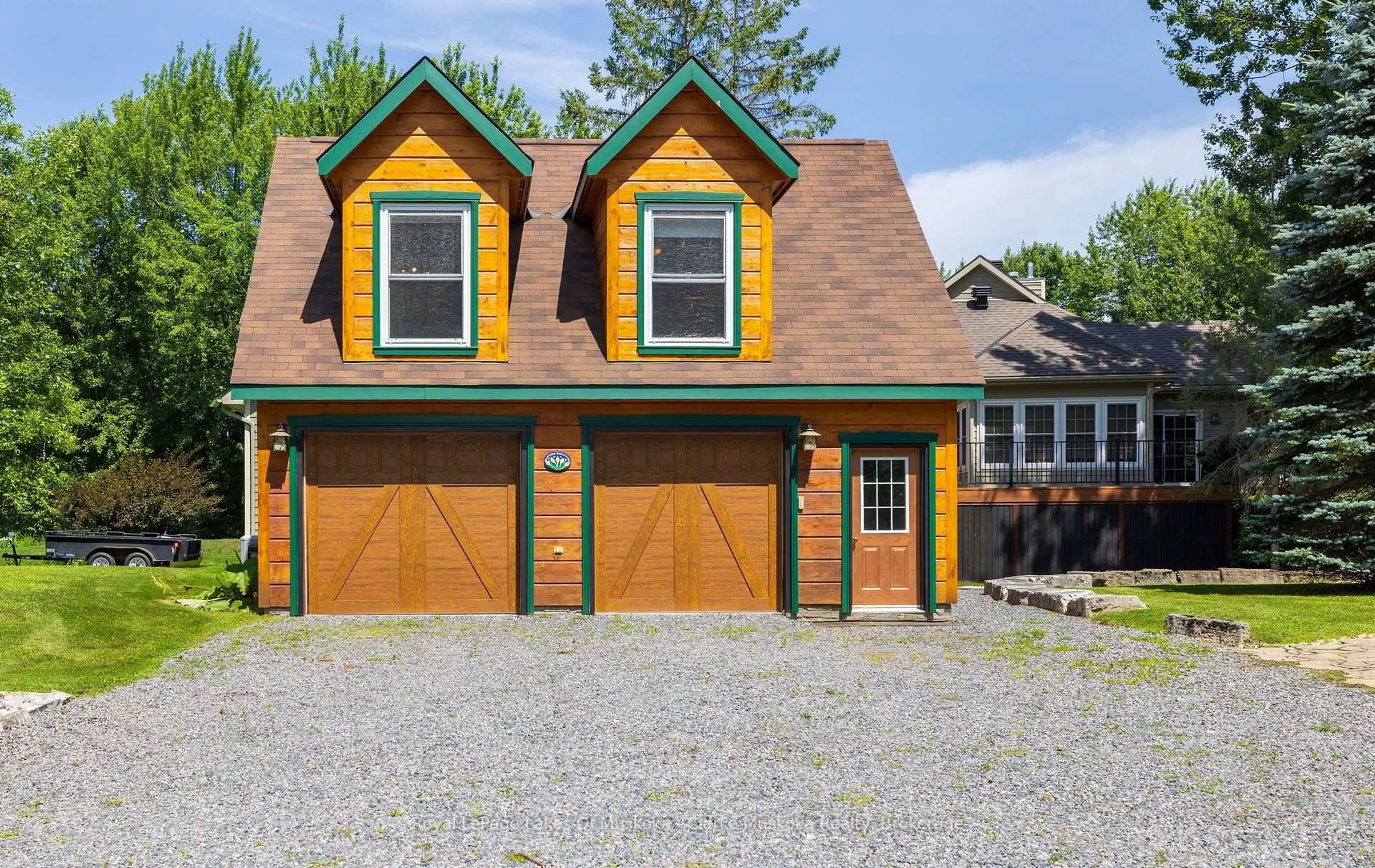 Indoor garage for 1040 7TH HEAVEN Lane, Bracebridge Ontario P1L 1X2