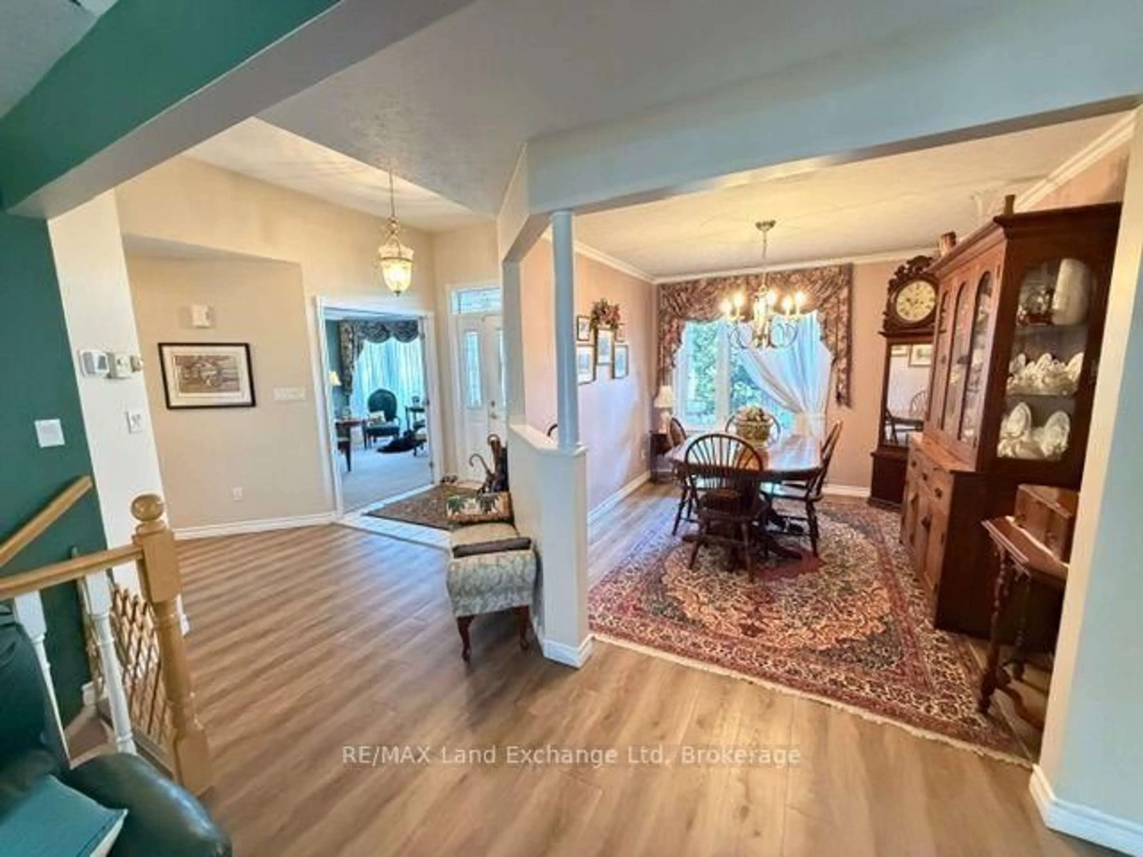 Indoor entryway for 740 Scott St, North Perth Ontario N4W 1J5