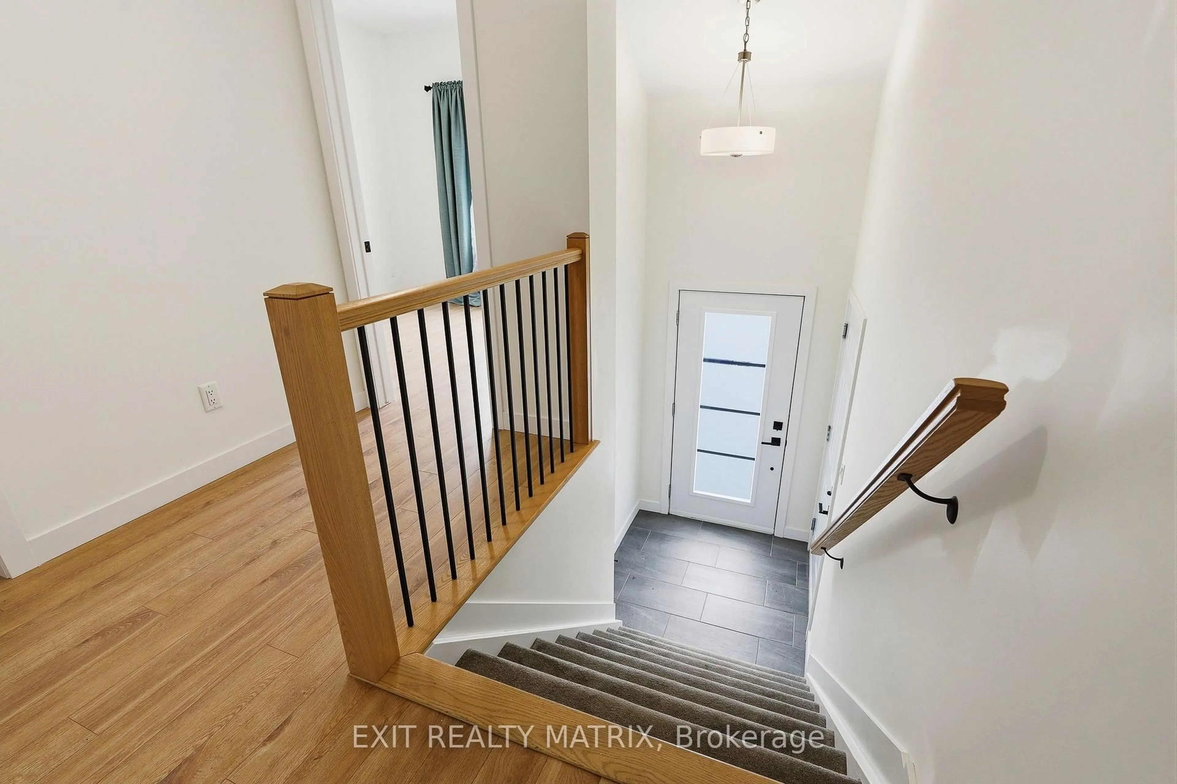 Indoor entryway for 47-49 Cambridge St, The Nation Ontario K0A 2M0