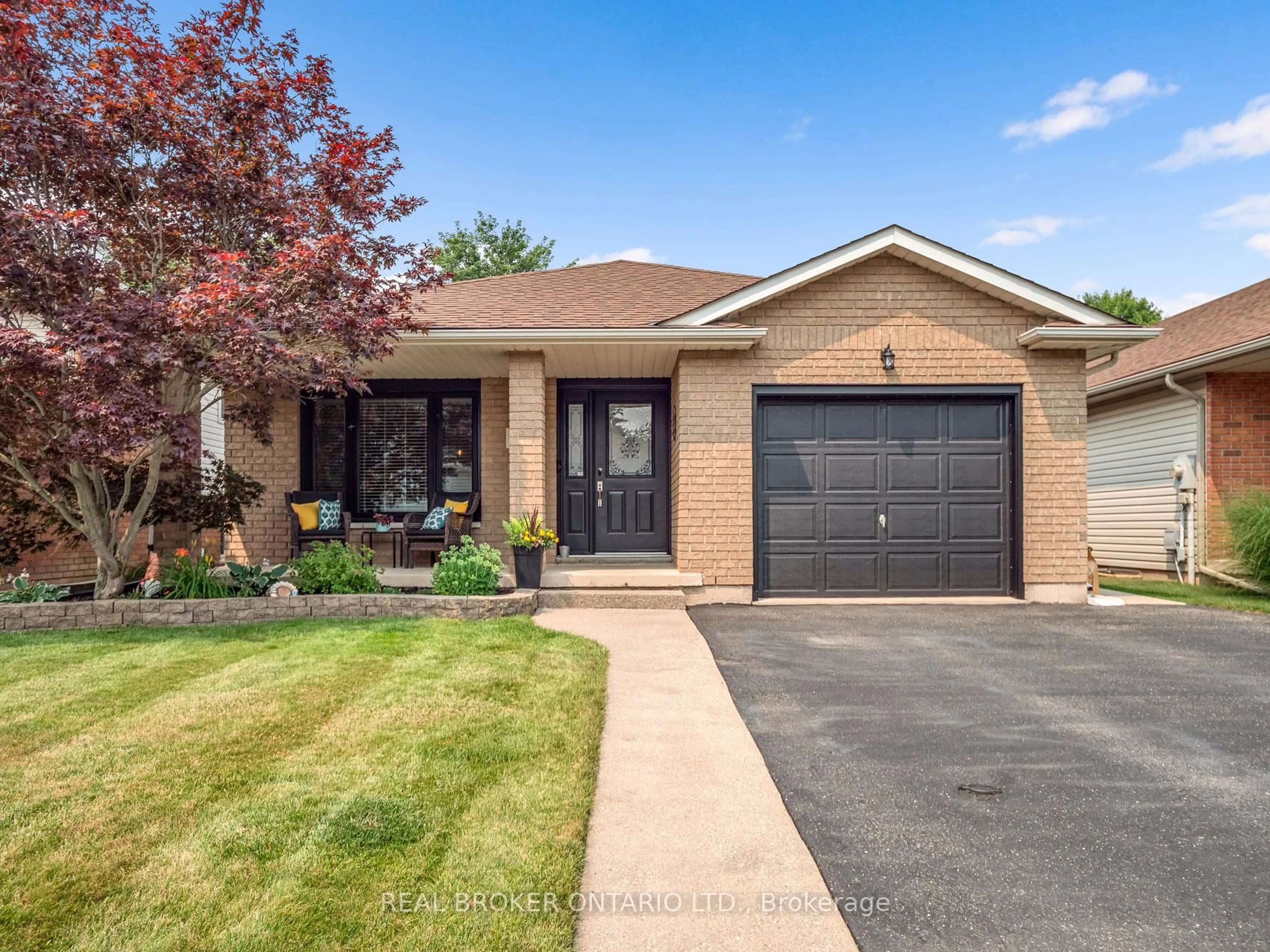 Home with brick exterior material, street for 501 Trillium Ave, Welland Ontario L3C 7G9