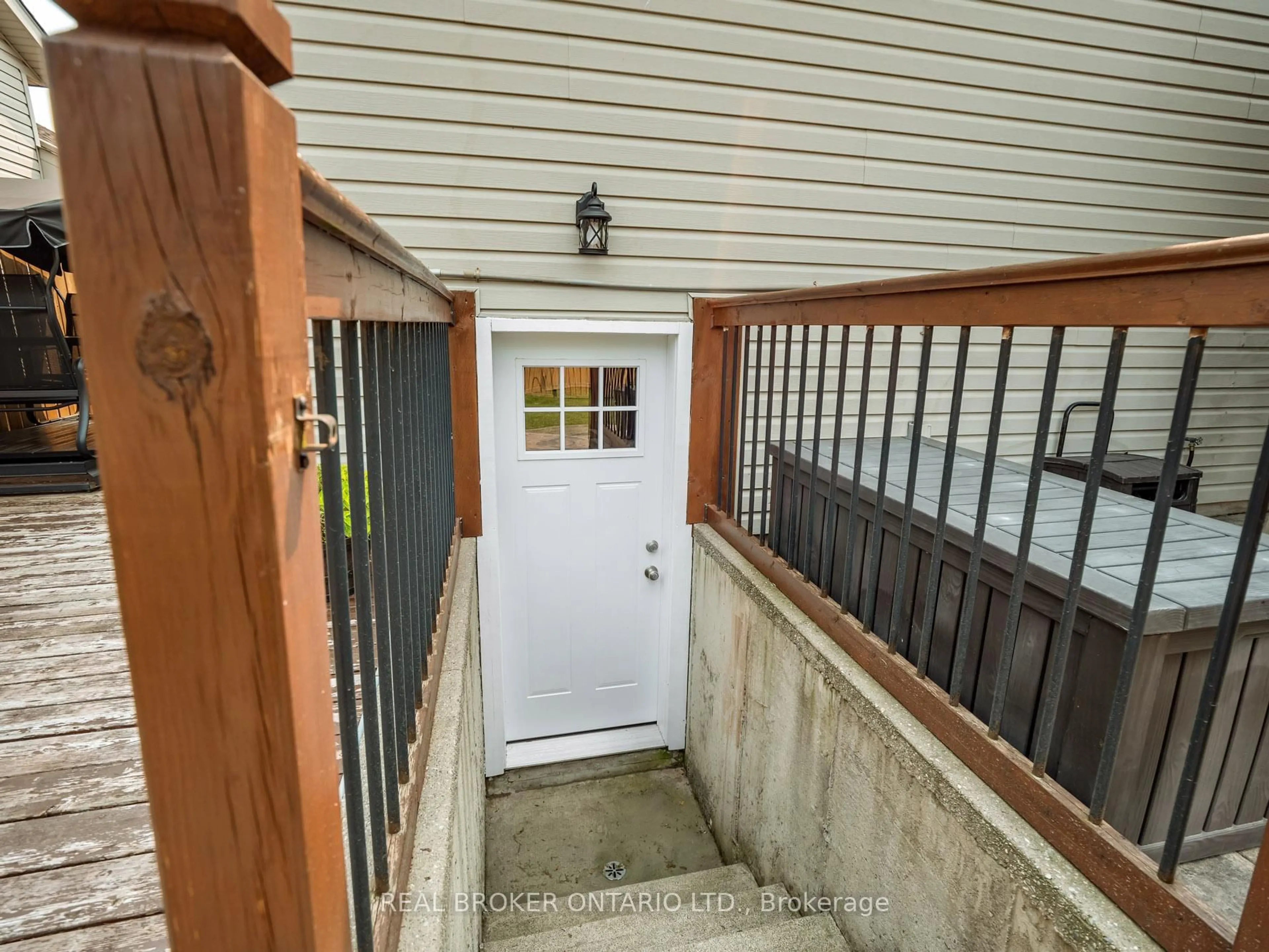 Unknown for 501 Trillium Ave, Welland Ontario L3C 7G9