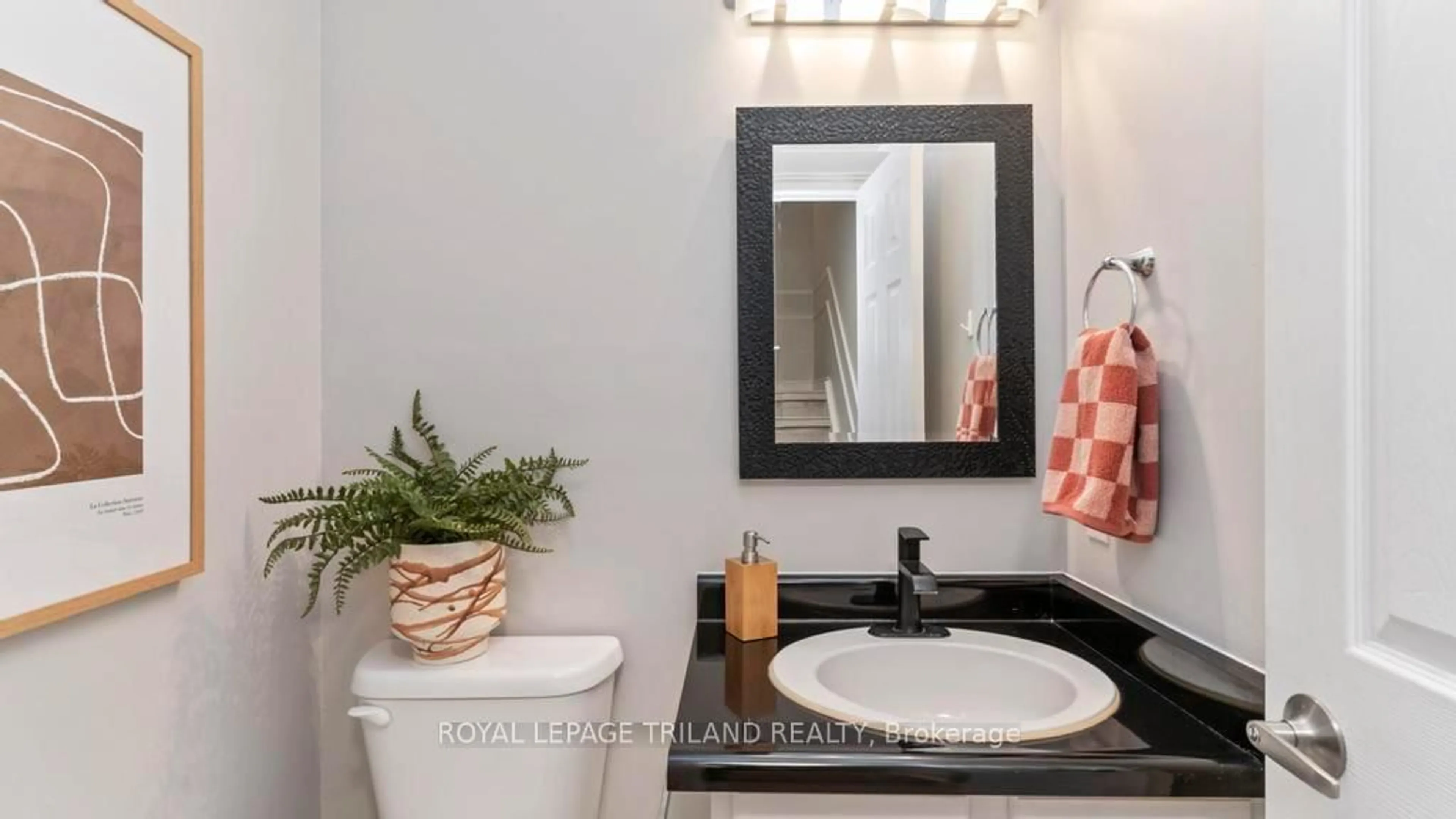 Contemporary bathroom, ceramic/tile floor for 535 Topping Lane #12, London South Ontario N6J 3M8