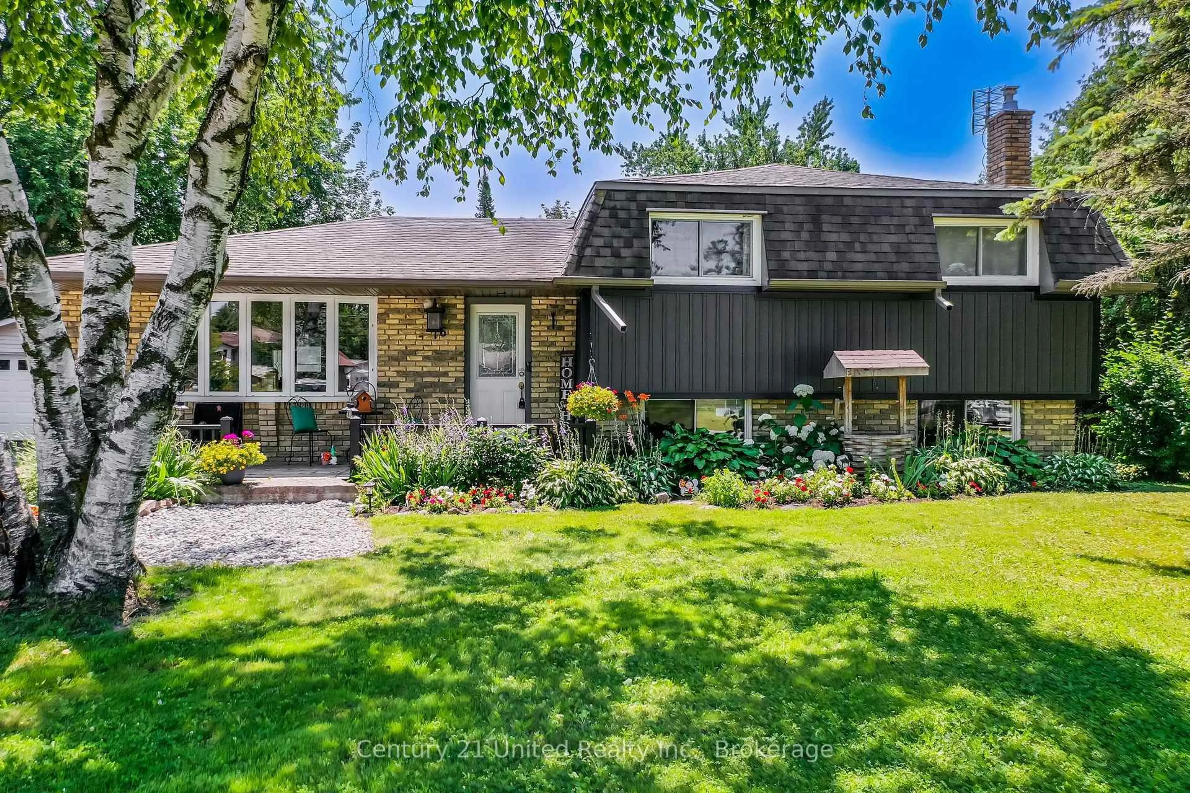 Home with vinyl exterior material, street for 16 Janet Dr, Kawartha Lakes Ontario L0B 1K0